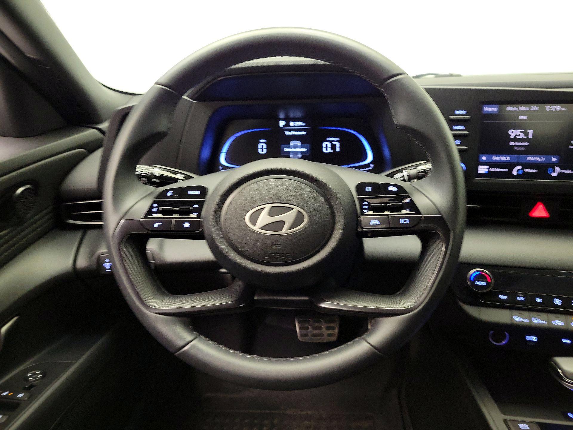 Thumbnail: 2025 Hyundai Elantra - 10