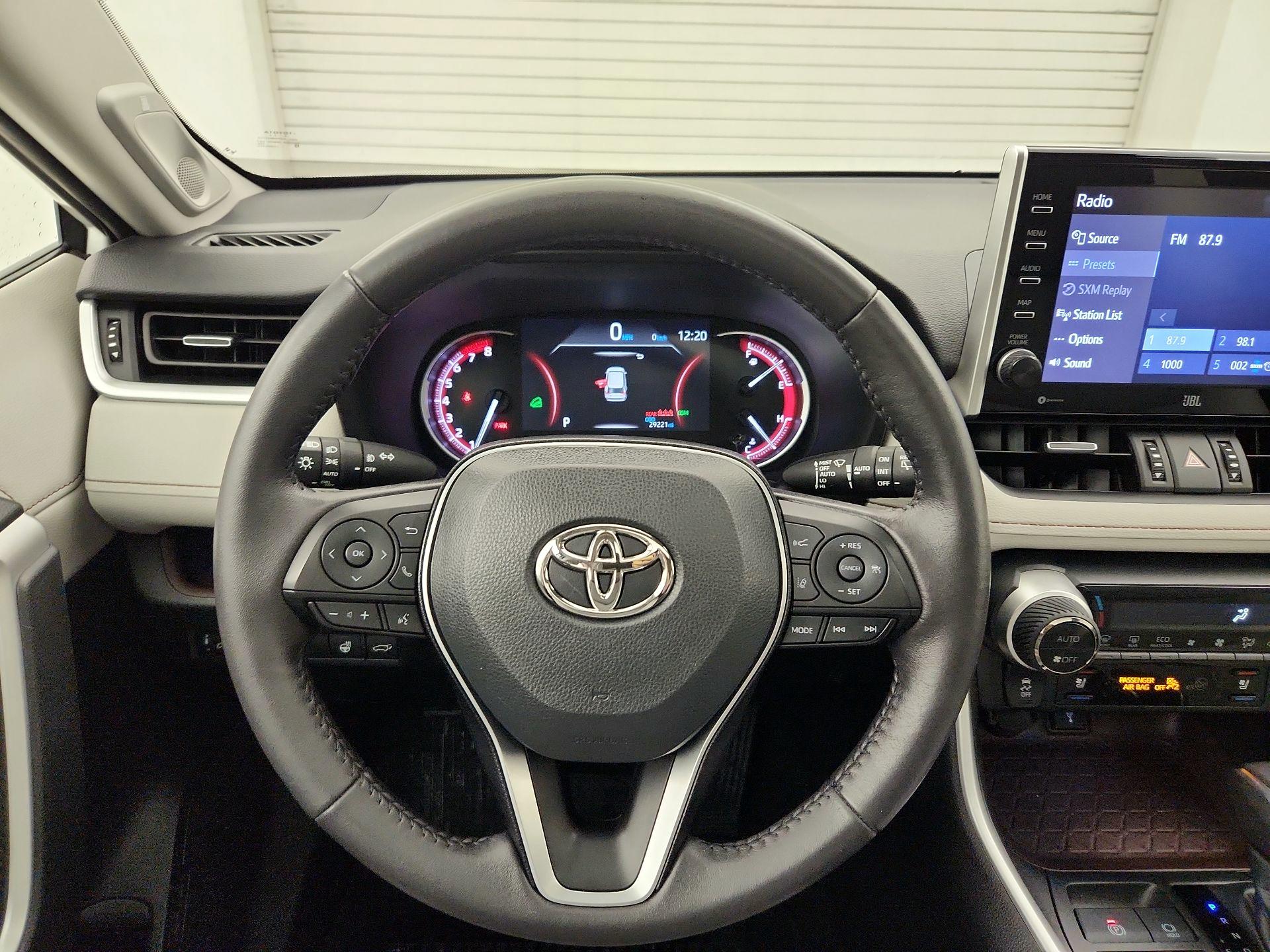 Thumbnail: 2022 Toyota RAV4 - 10