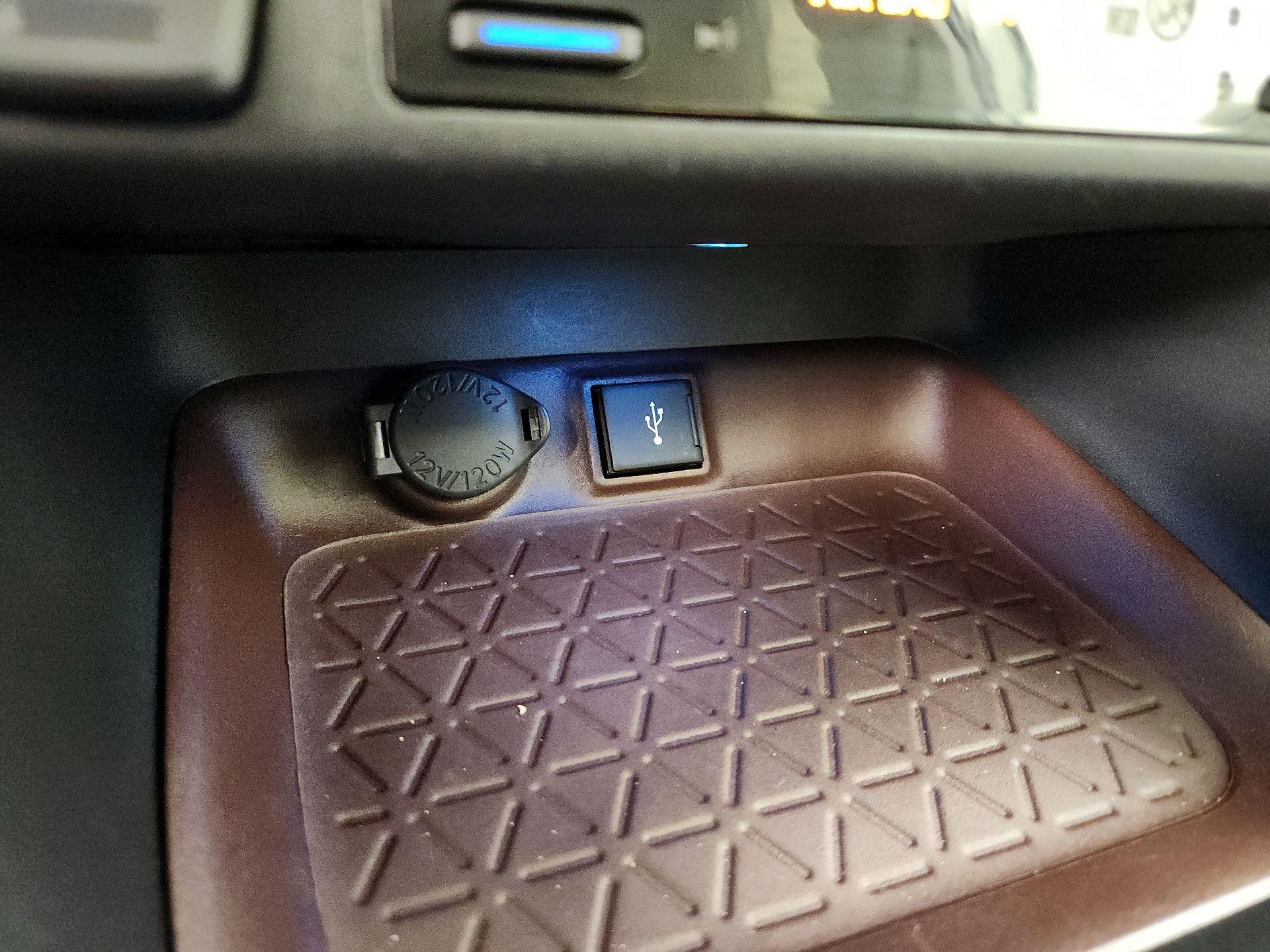 Thumbnail: 2022 Toyota RAV4 - 18