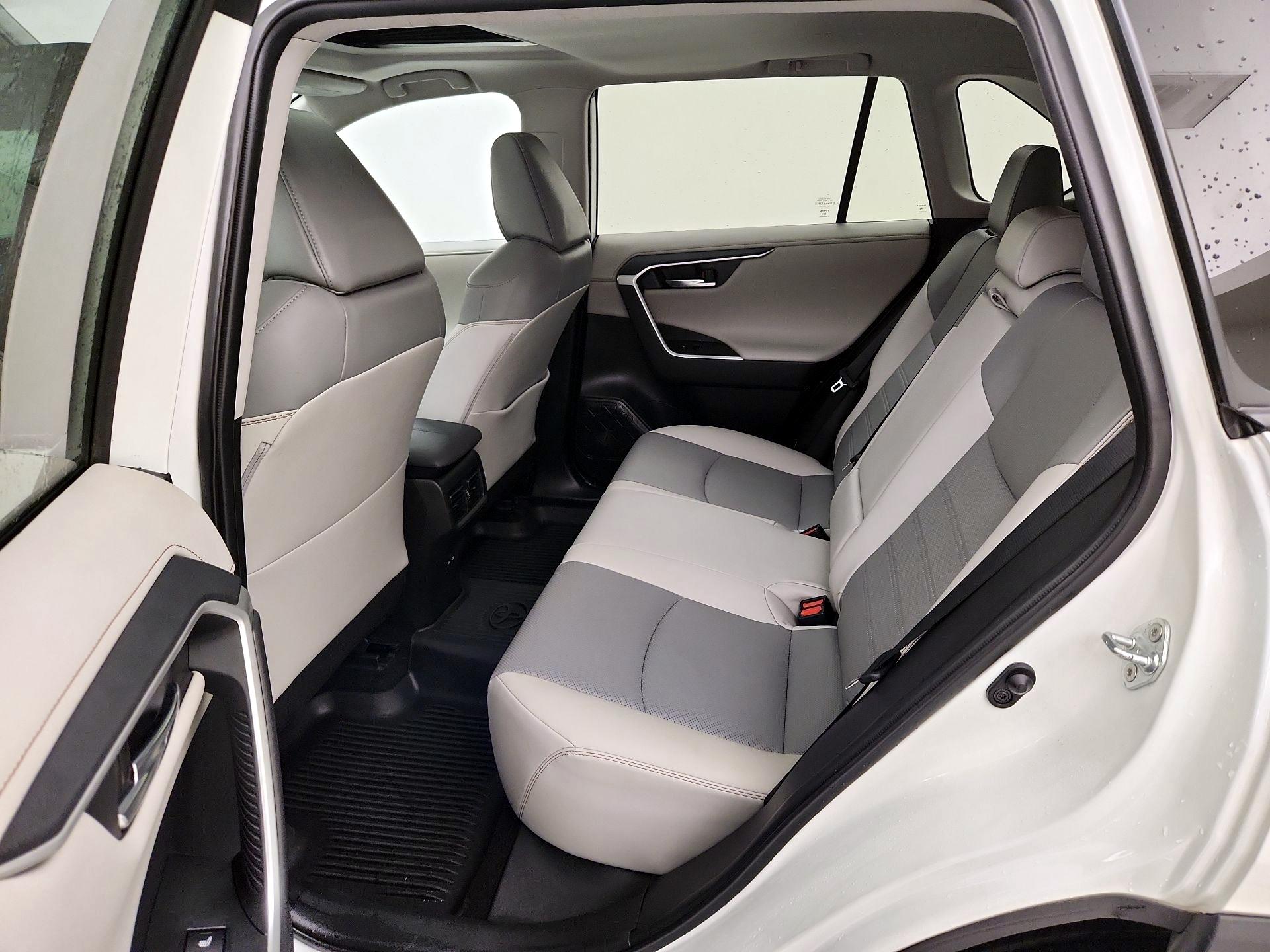 Thumbnail: 2022 Toyota RAV4 - 20