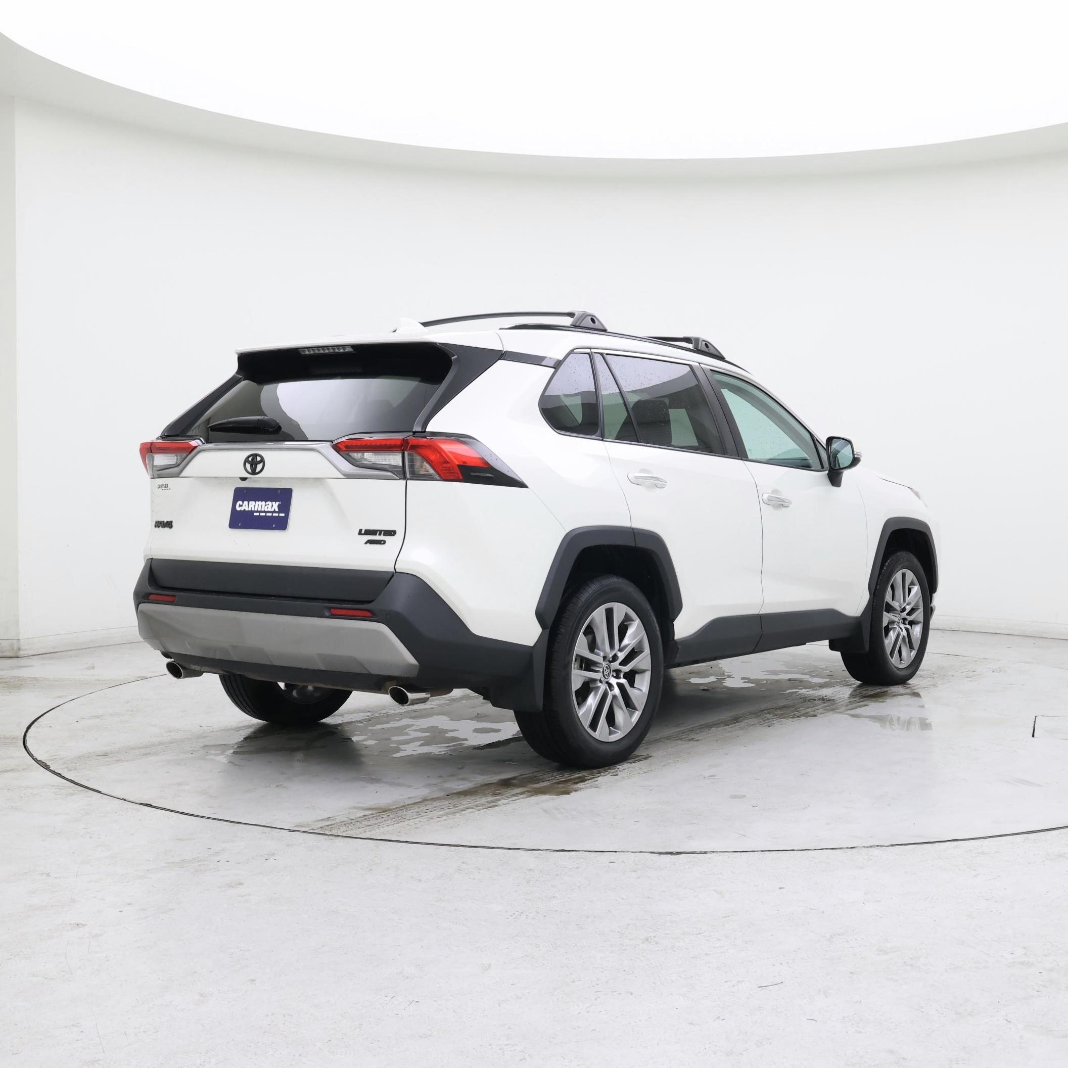 Thumbnail: 2022 Toyota RAV4 - 8