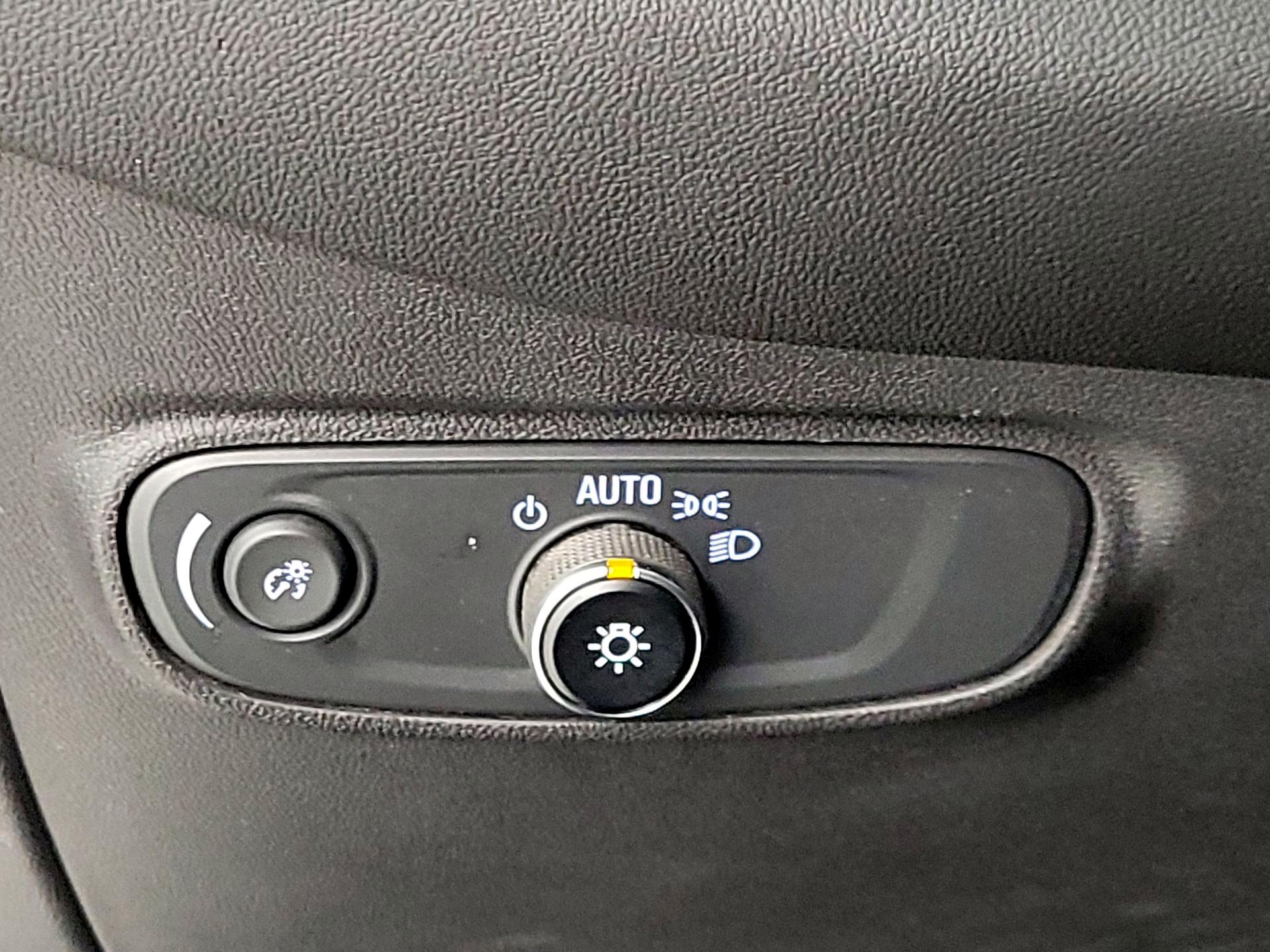 Thumbnail: 2022 Chevrolet Equinox - 13