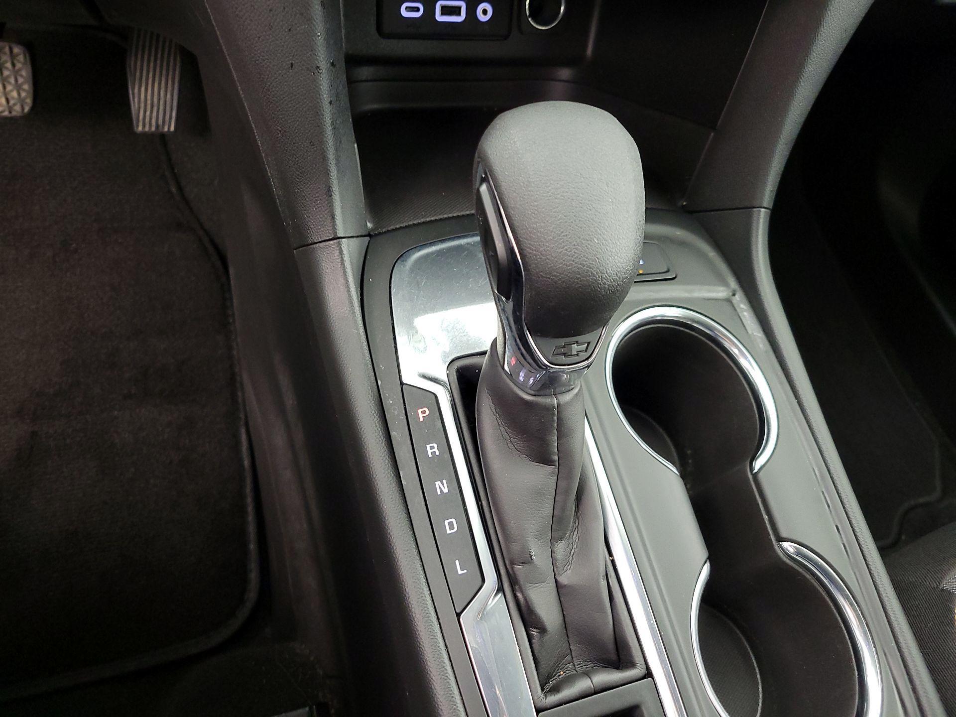 Thumbnail: 2022 Chevrolet Equinox - 18