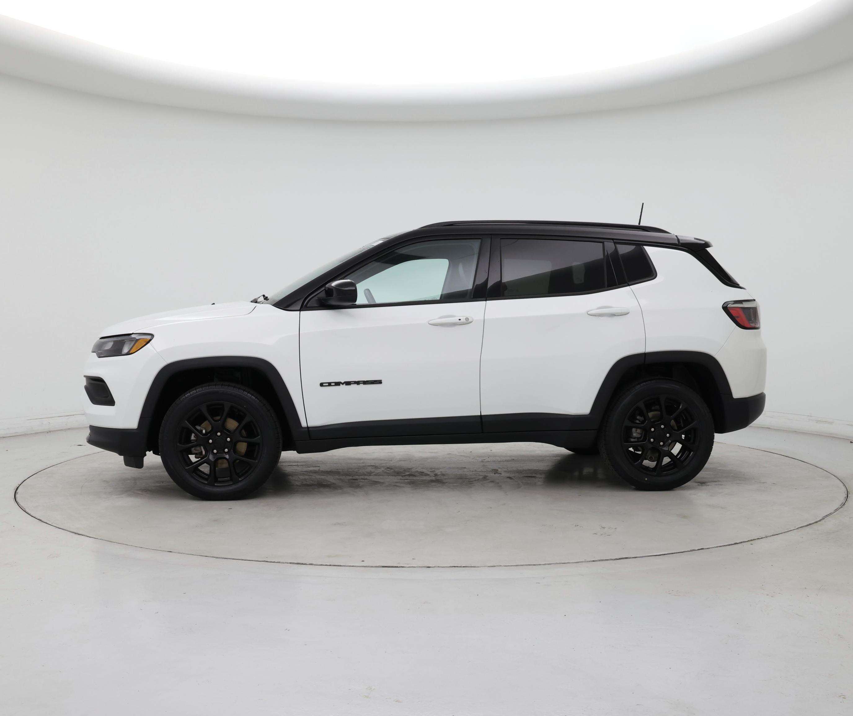 Thumbnail: 2022 Jeep Compass - 3