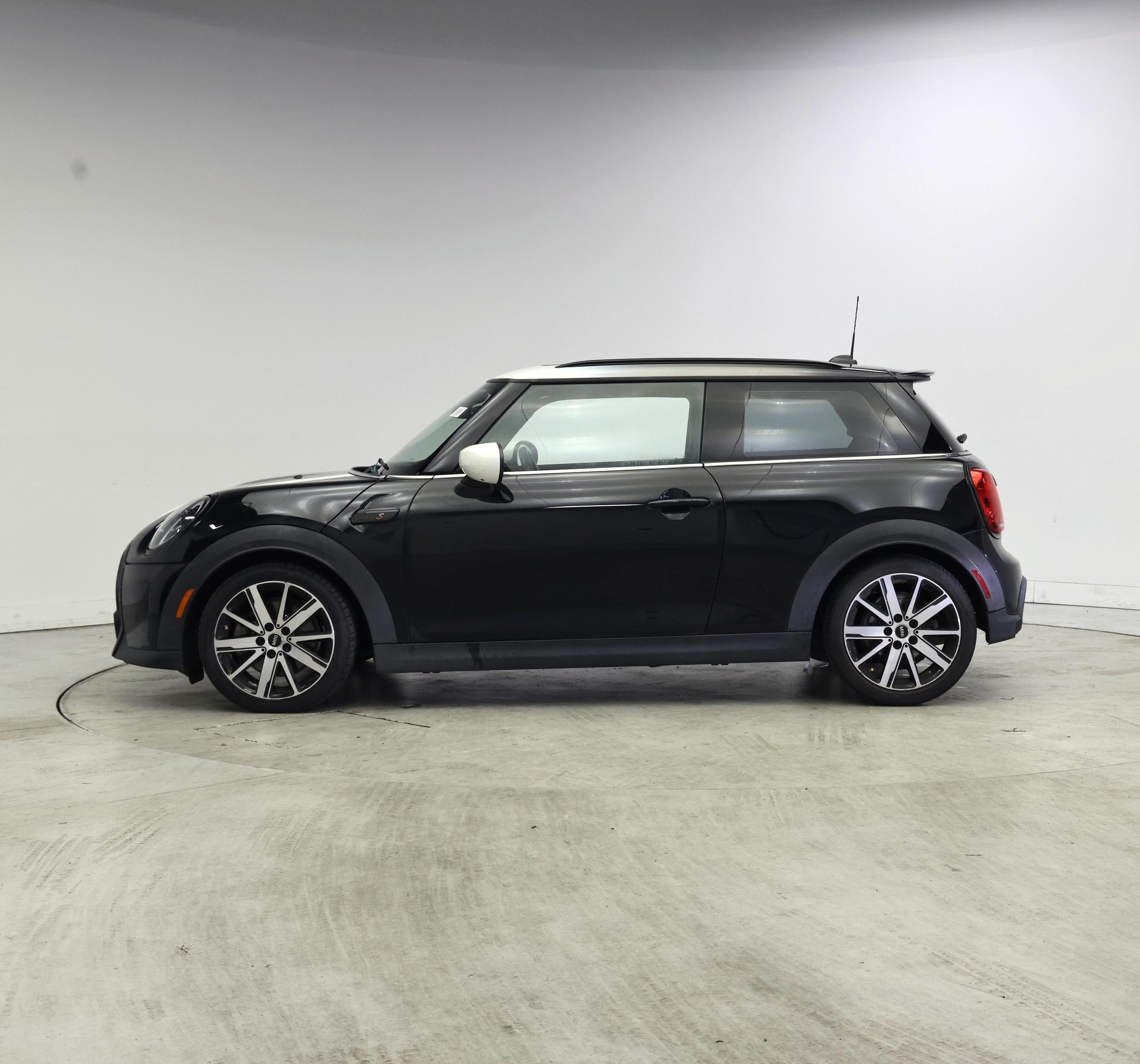 Thumbnail: 2023 MINI Cooper Hardtop - 3