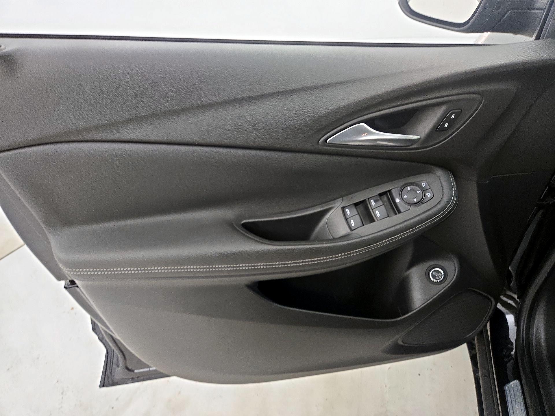 Thumbnail: 2020 Buick Encore GX - 12