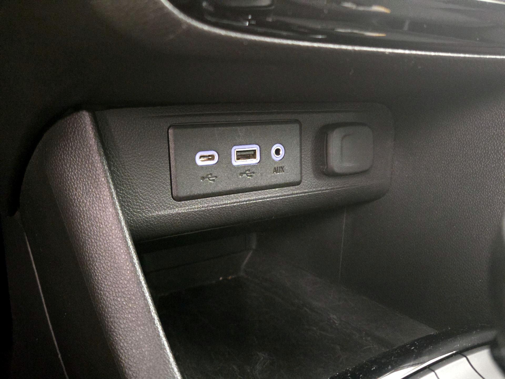 Thumbnail: 2020 Buick Encore GX - 18