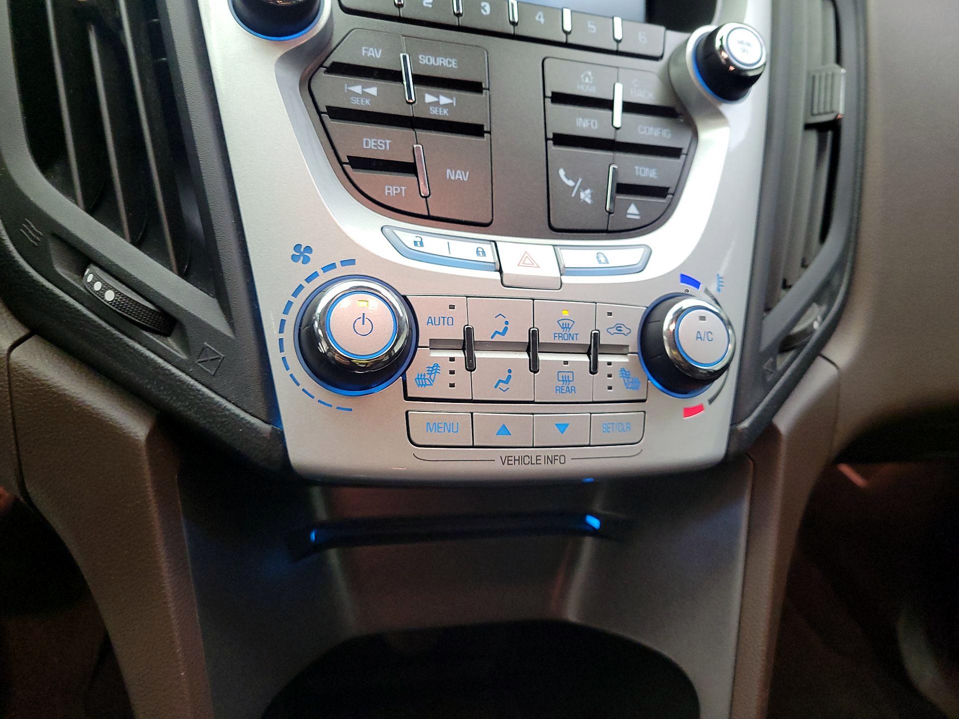 Thumbnail: 2015 Chevrolet Equinox - 15