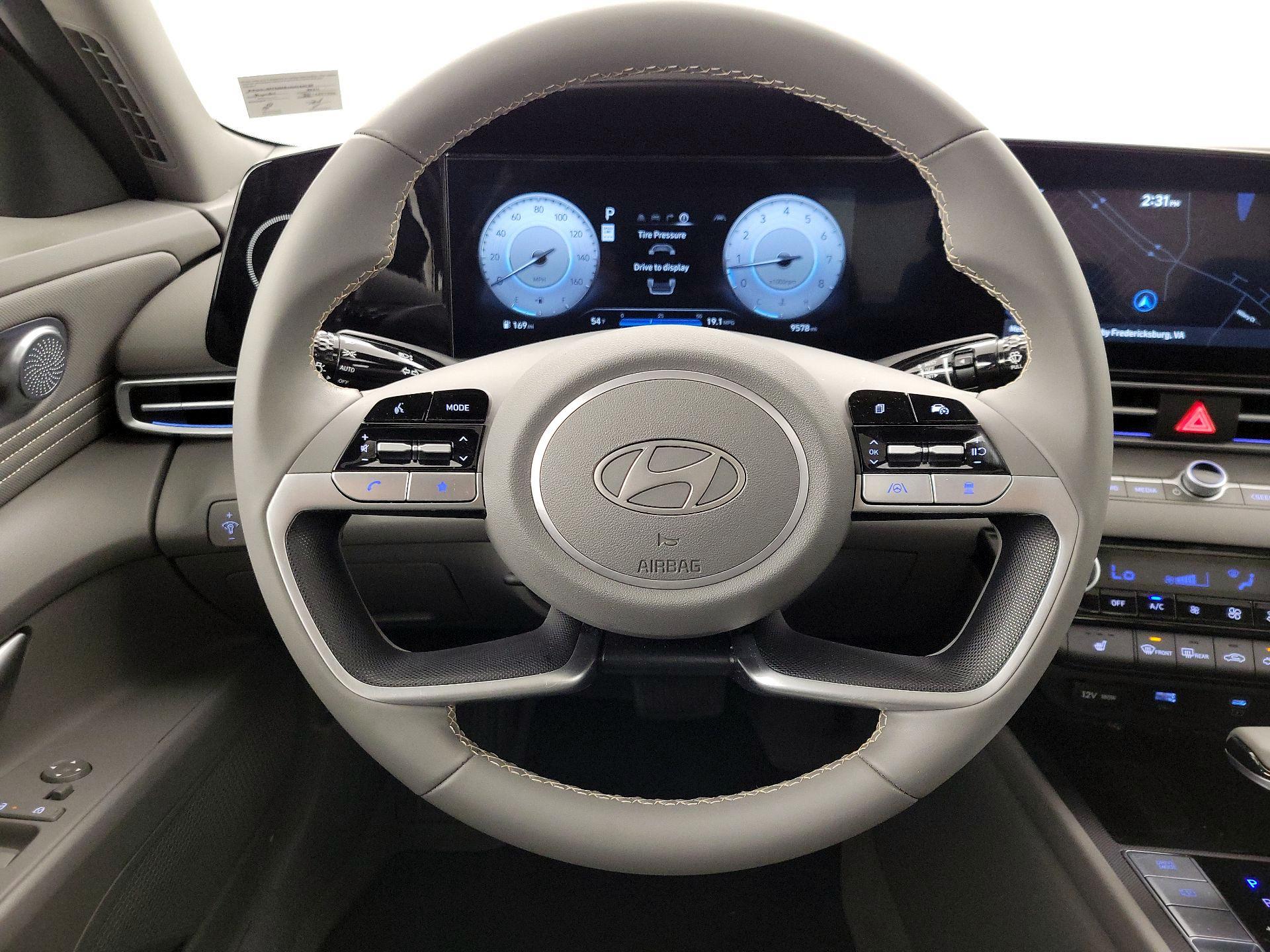 Thumbnail: 2024 Hyundai Elantra - 10