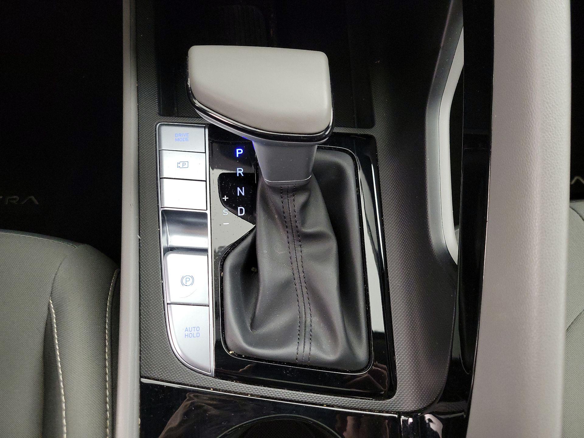 Thumbnail: 2024 Hyundai Elantra - 18