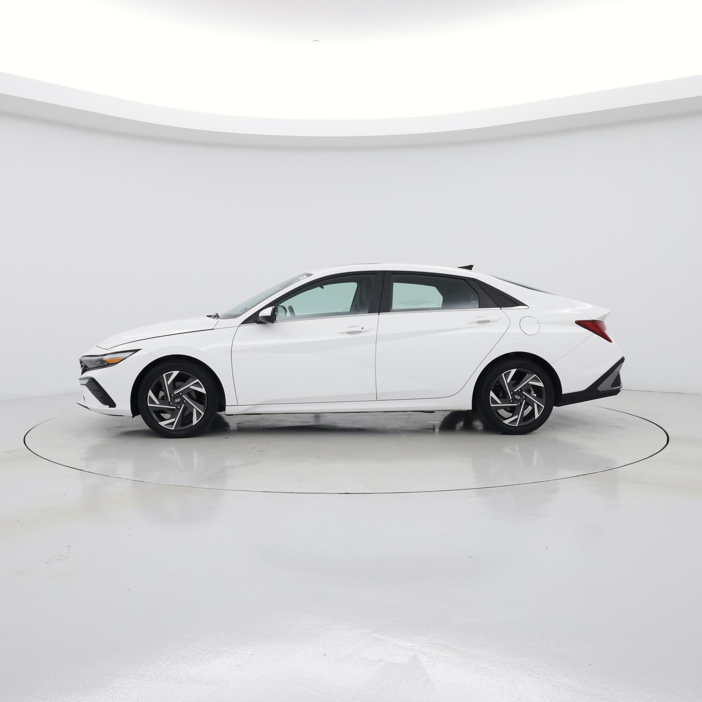 Thumbnail: 2024 Hyundai Elantra - 3