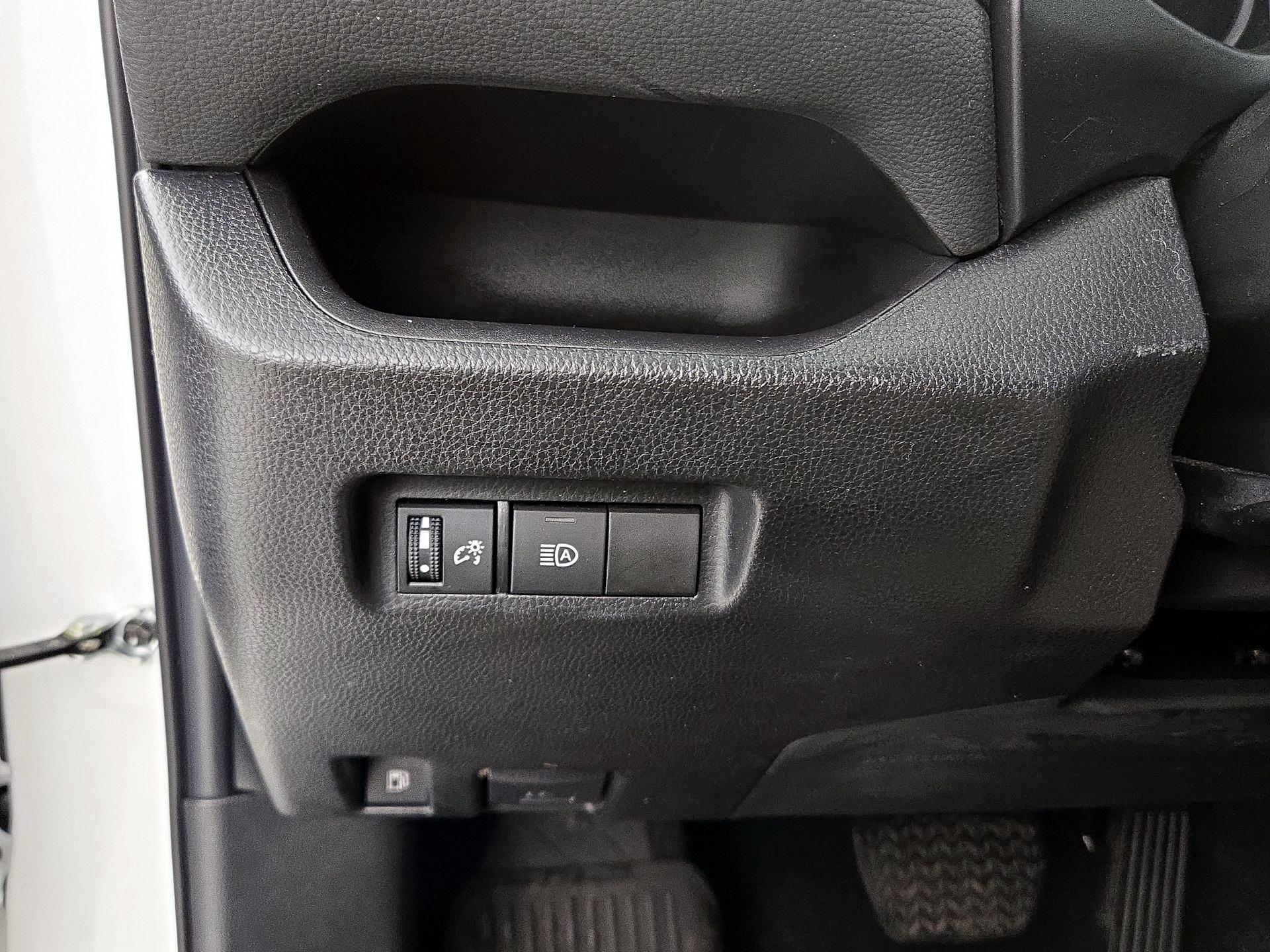 Thumbnail: 2022 Toyota RAV4 - 13