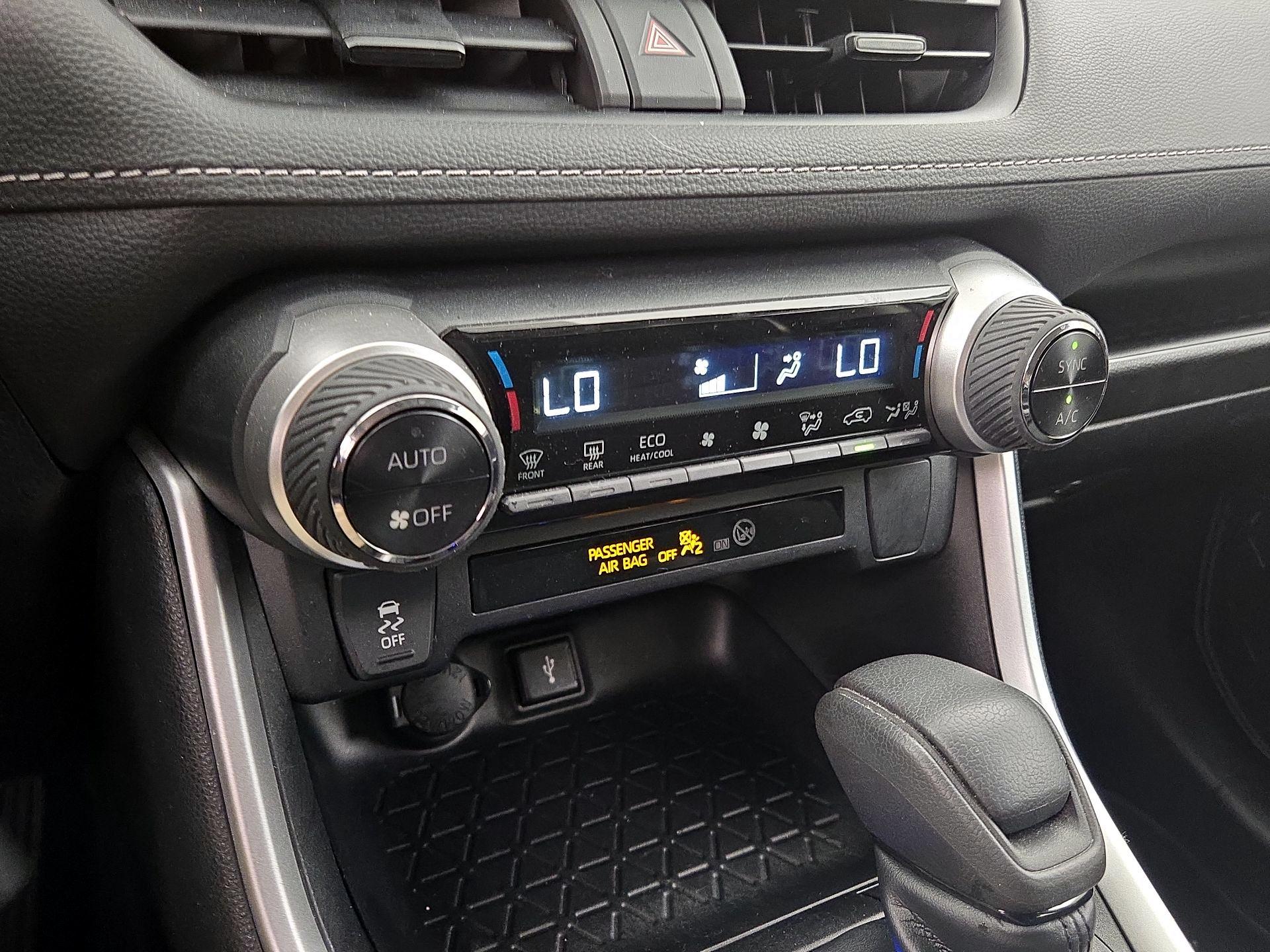 Thumbnail: 2022 Toyota RAV4 - 16