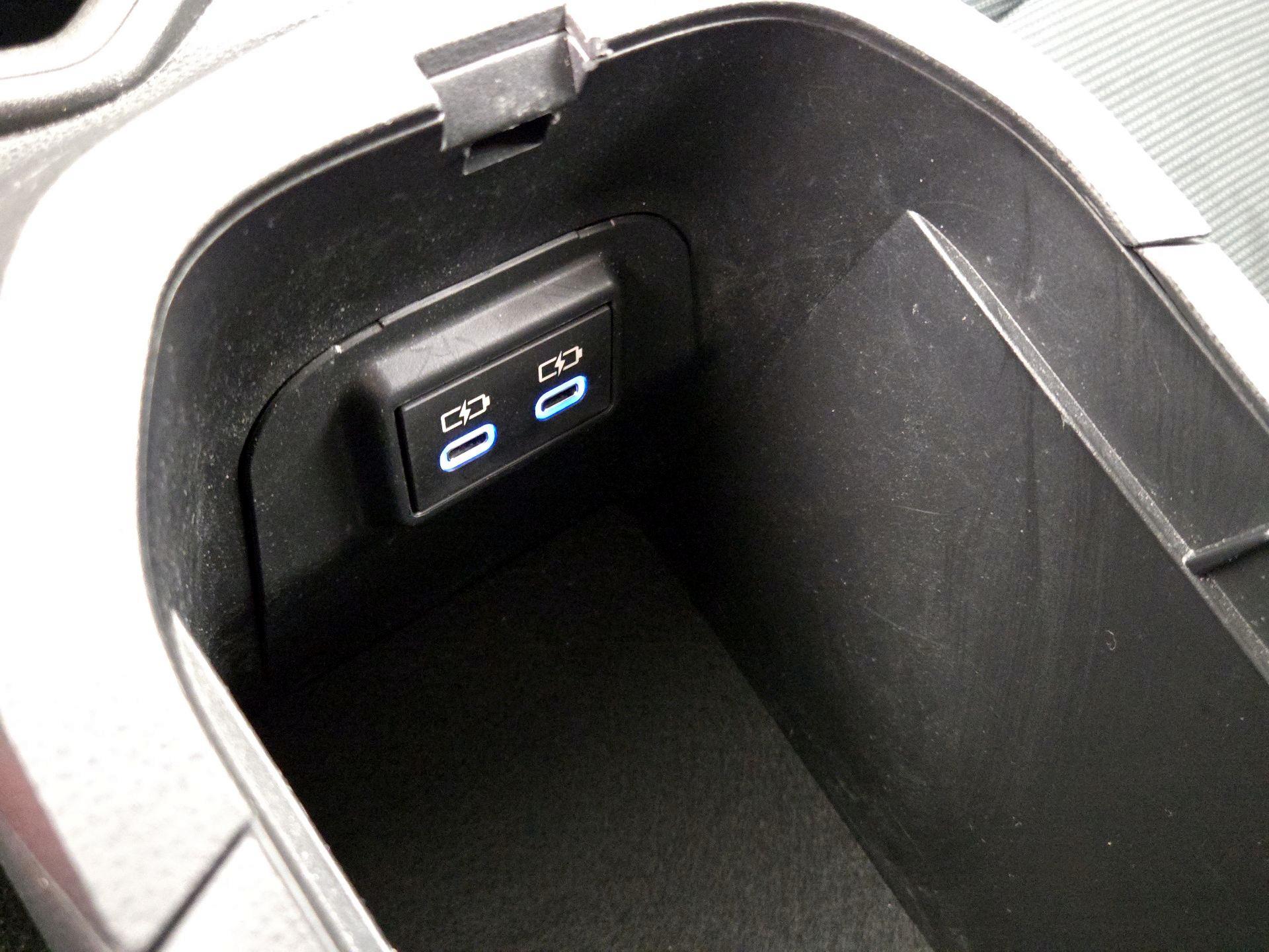 Thumbnail: 2022 Toyota RAV4 - 18