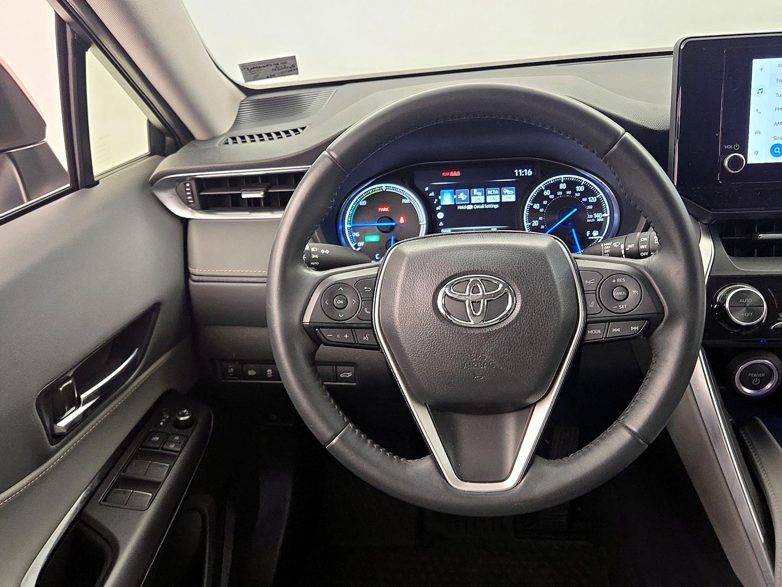 2023 Toyota Venza LE - Photo 11