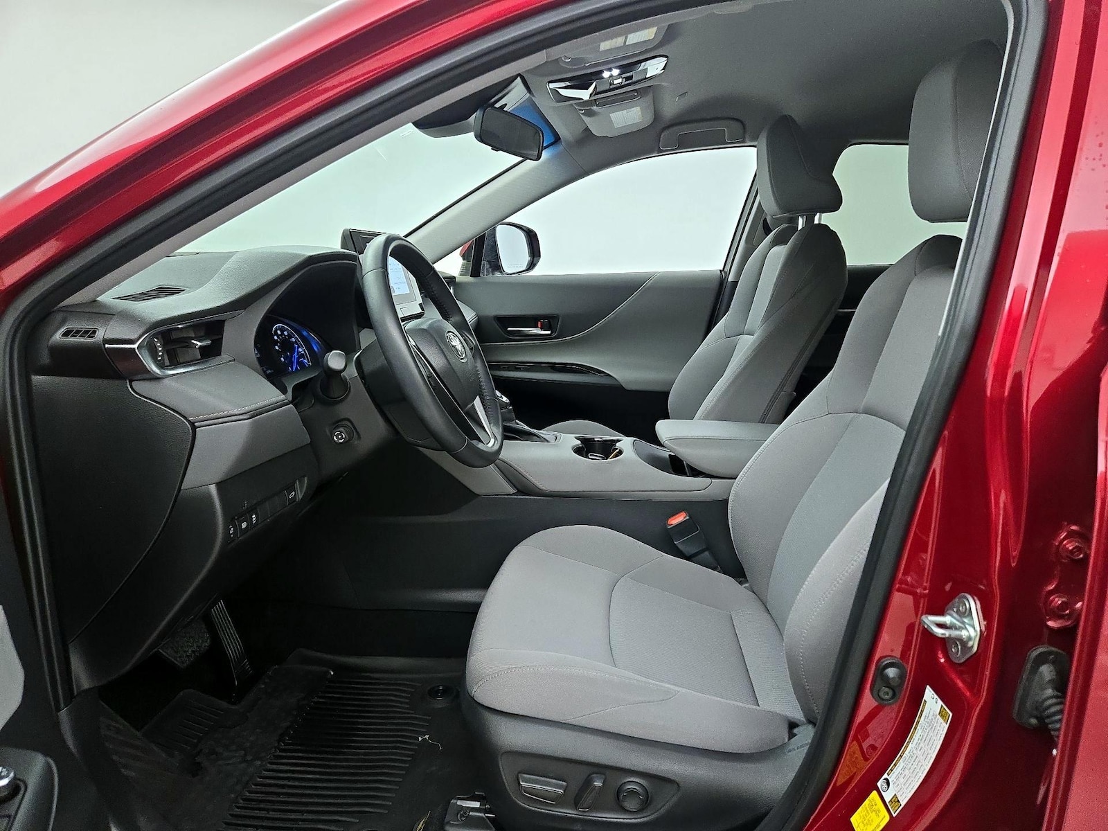 2023 Toyota Venza LE - Photo 12