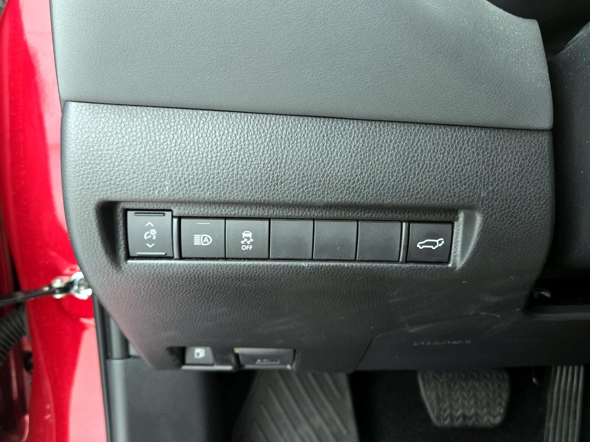 Thumbnail: 2023 Toyota Venza - 13