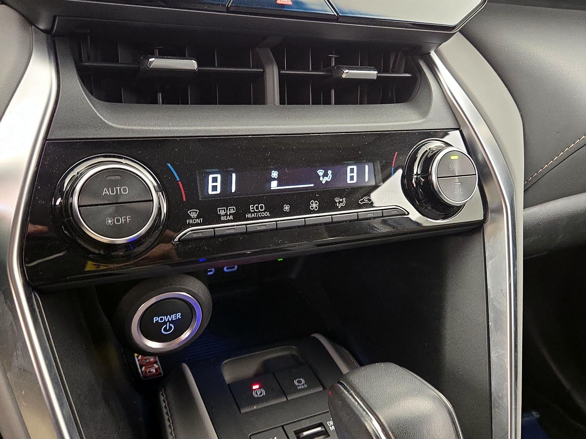 Thumbnail: 2023 Toyota Venza - 16