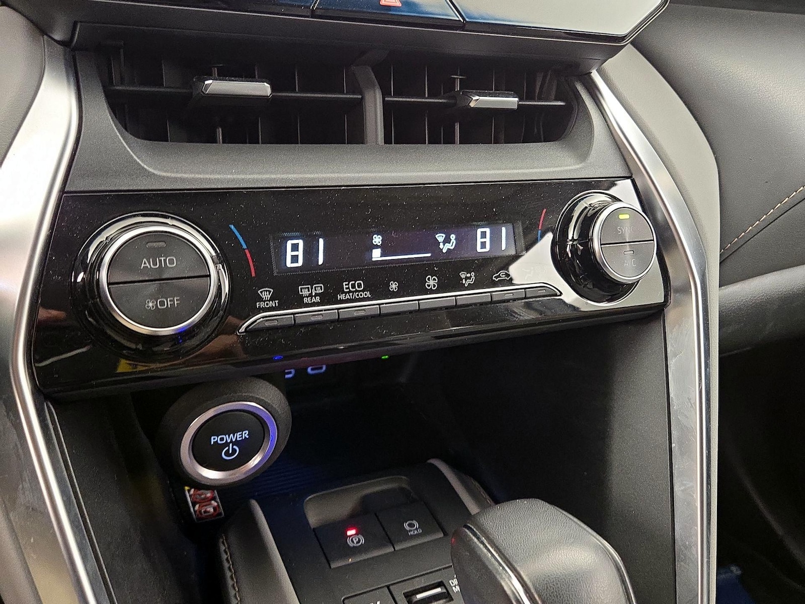 2023 Toyota Venza LE - Photo 17