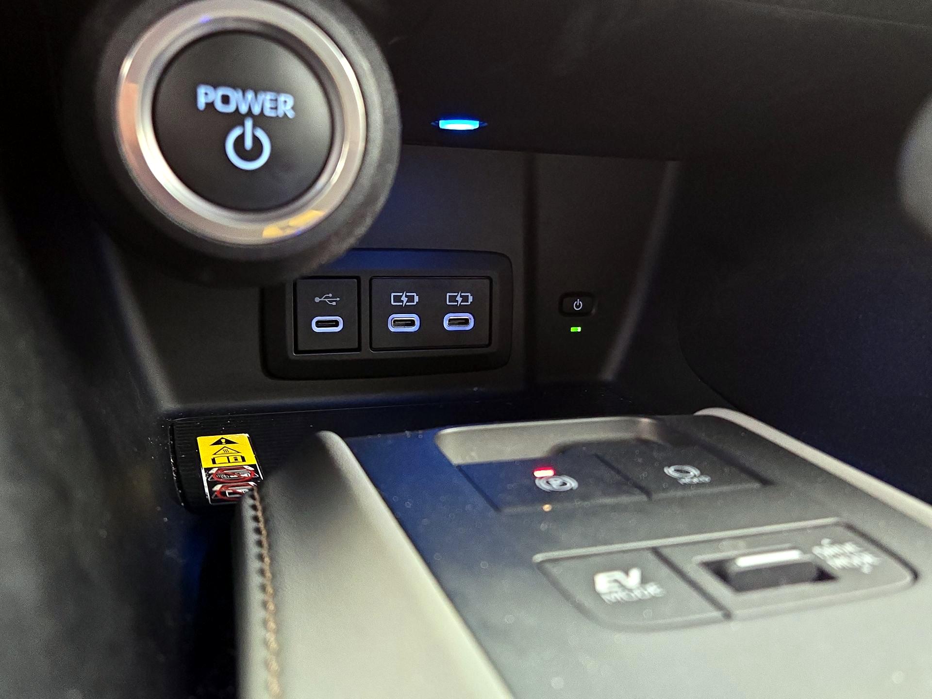 Thumbnail: 2023 Toyota Venza - 18