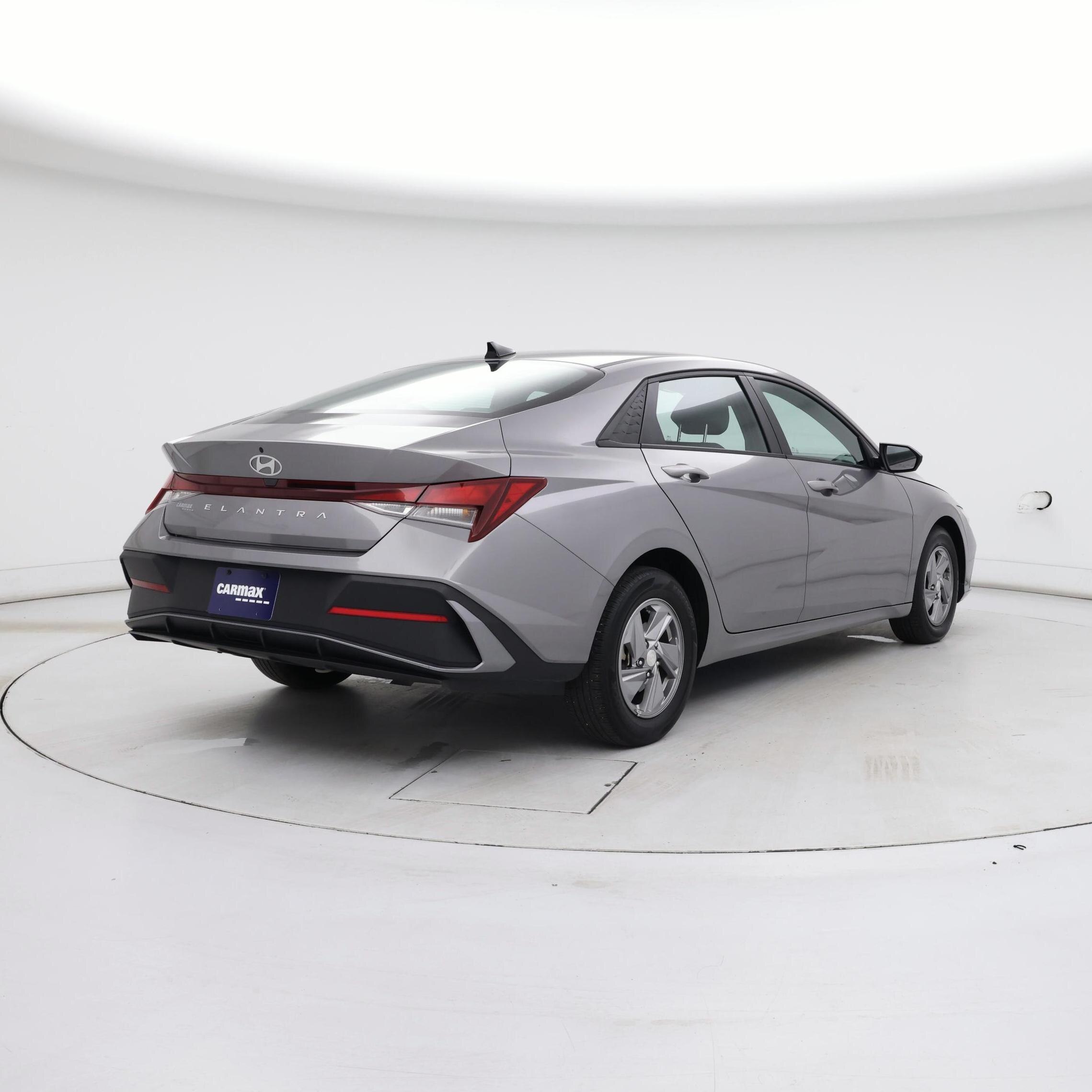 Thumbnail: 2024 Hyundai Elantra - 8