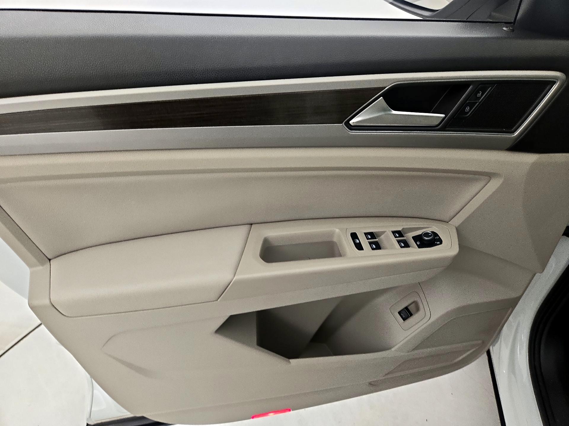 Thumbnail: 2019 Volkswagen Atlas - 12