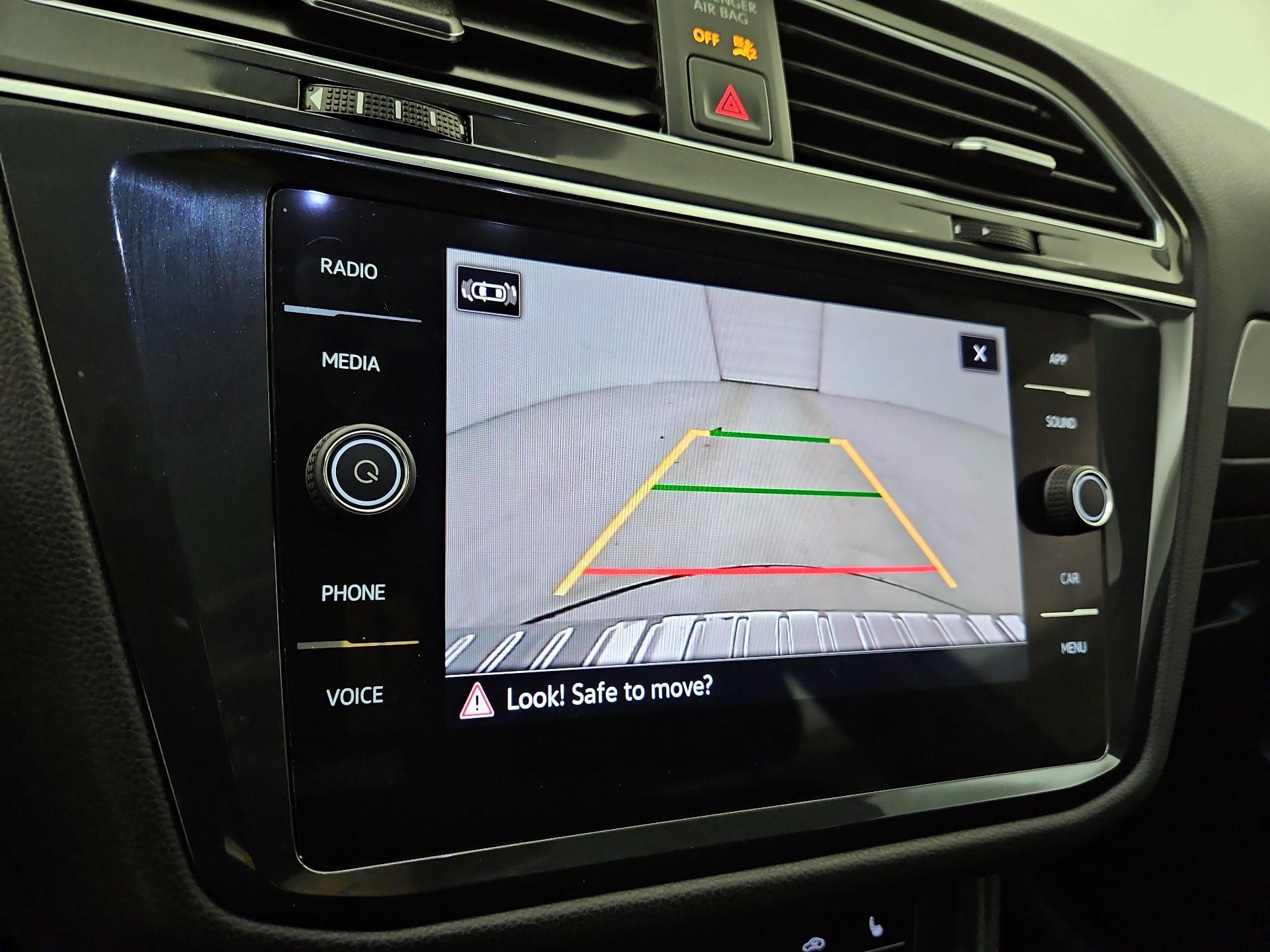 Thumbnail: 2023 Volkswagen Tiguan - 14