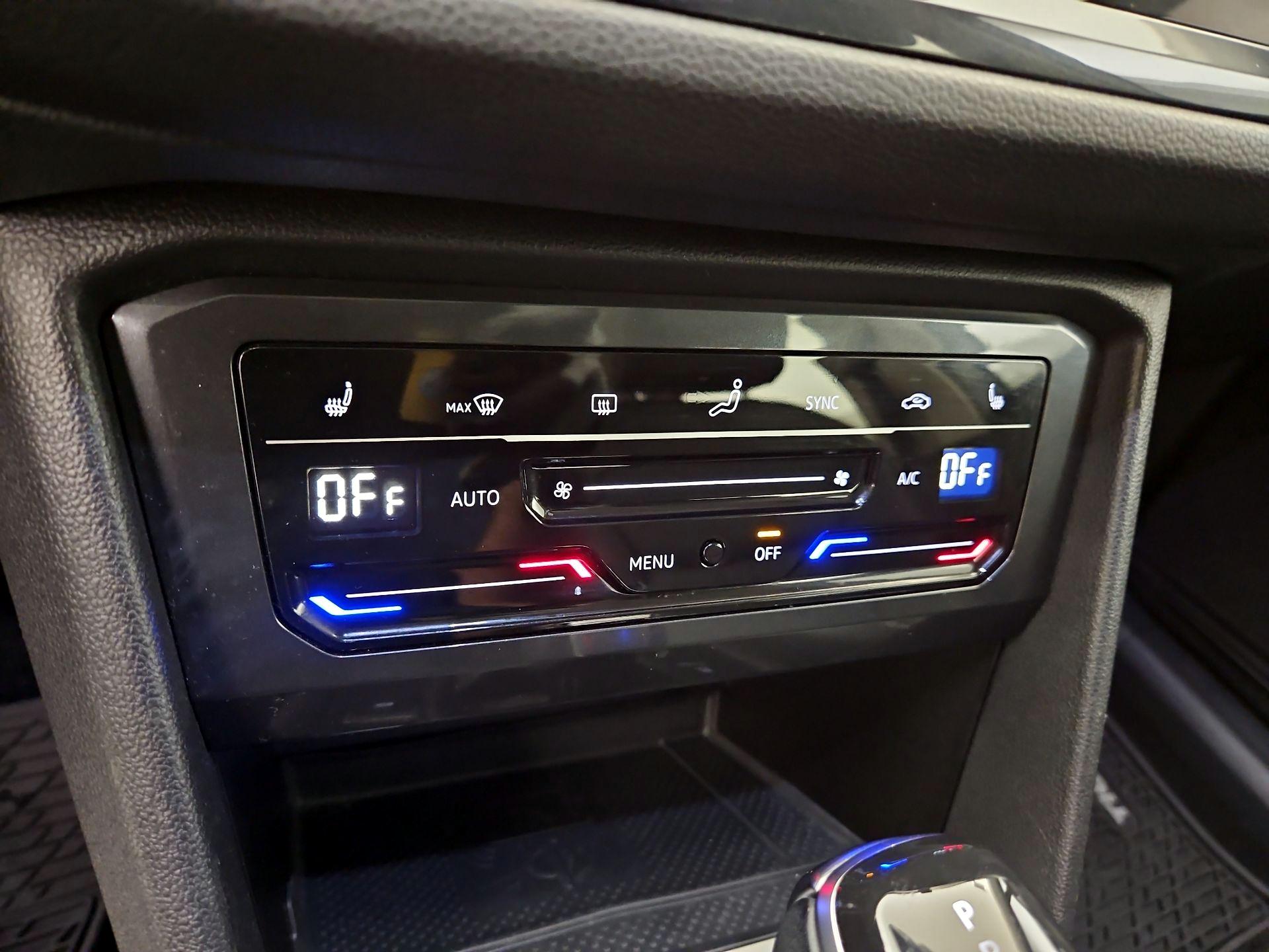 Thumbnail: 2023 Volkswagen Tiguan - 16