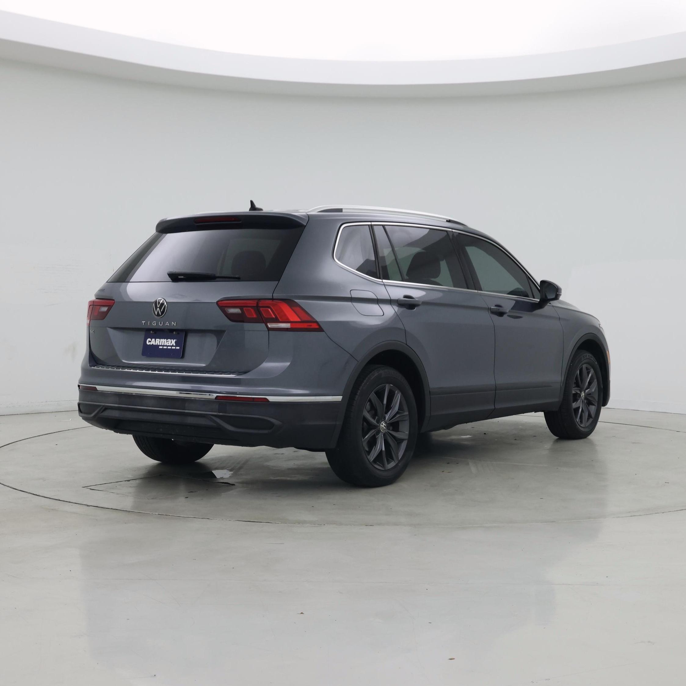 Thumbnail: 2023 Volkswagen Tiguan - 8