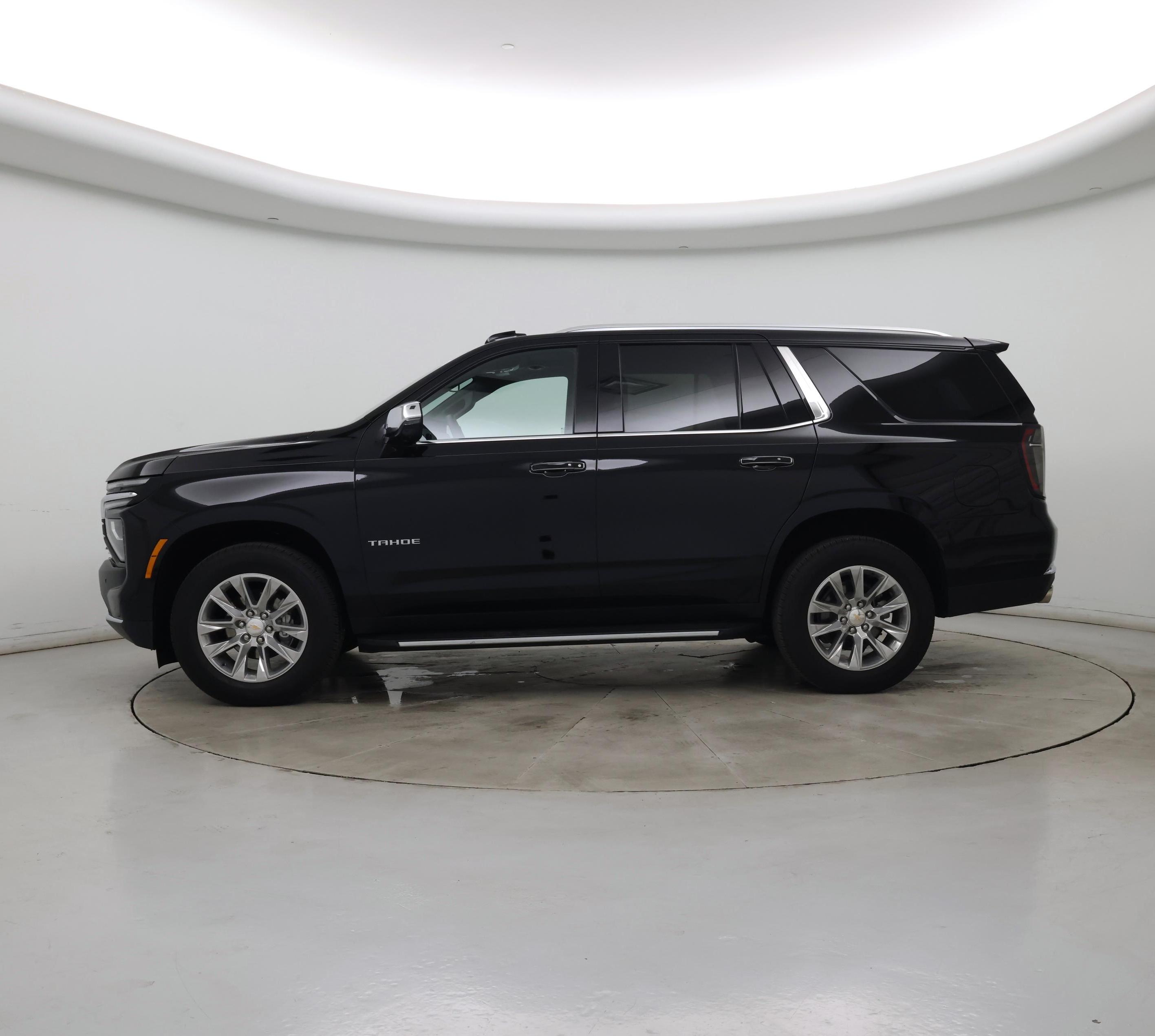 Thumbnail: 2026 Chevrolet Tahoe - 3