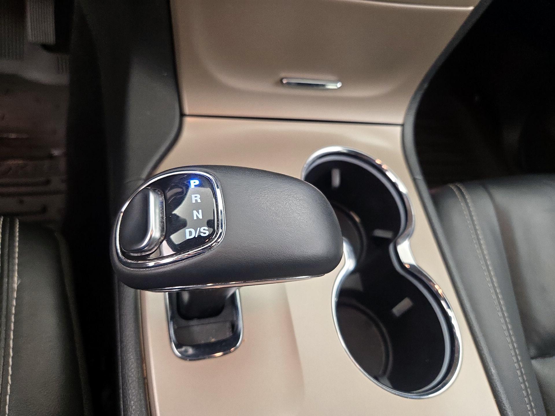 Thumbnail: 2015 Jeep Grand Cherokee - 17