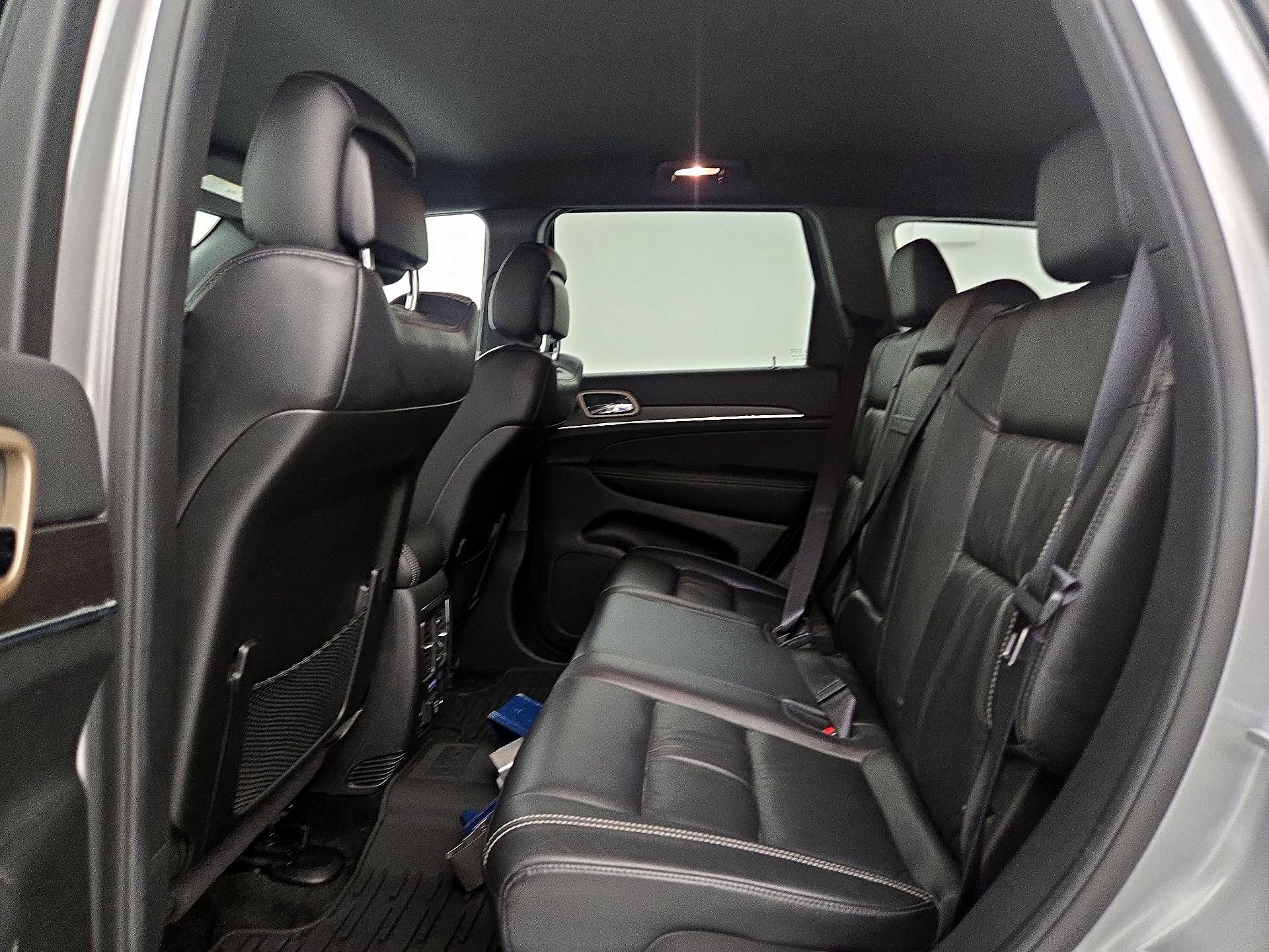 Thumbnail: 2015 Jeep Grand Cherokee - 19