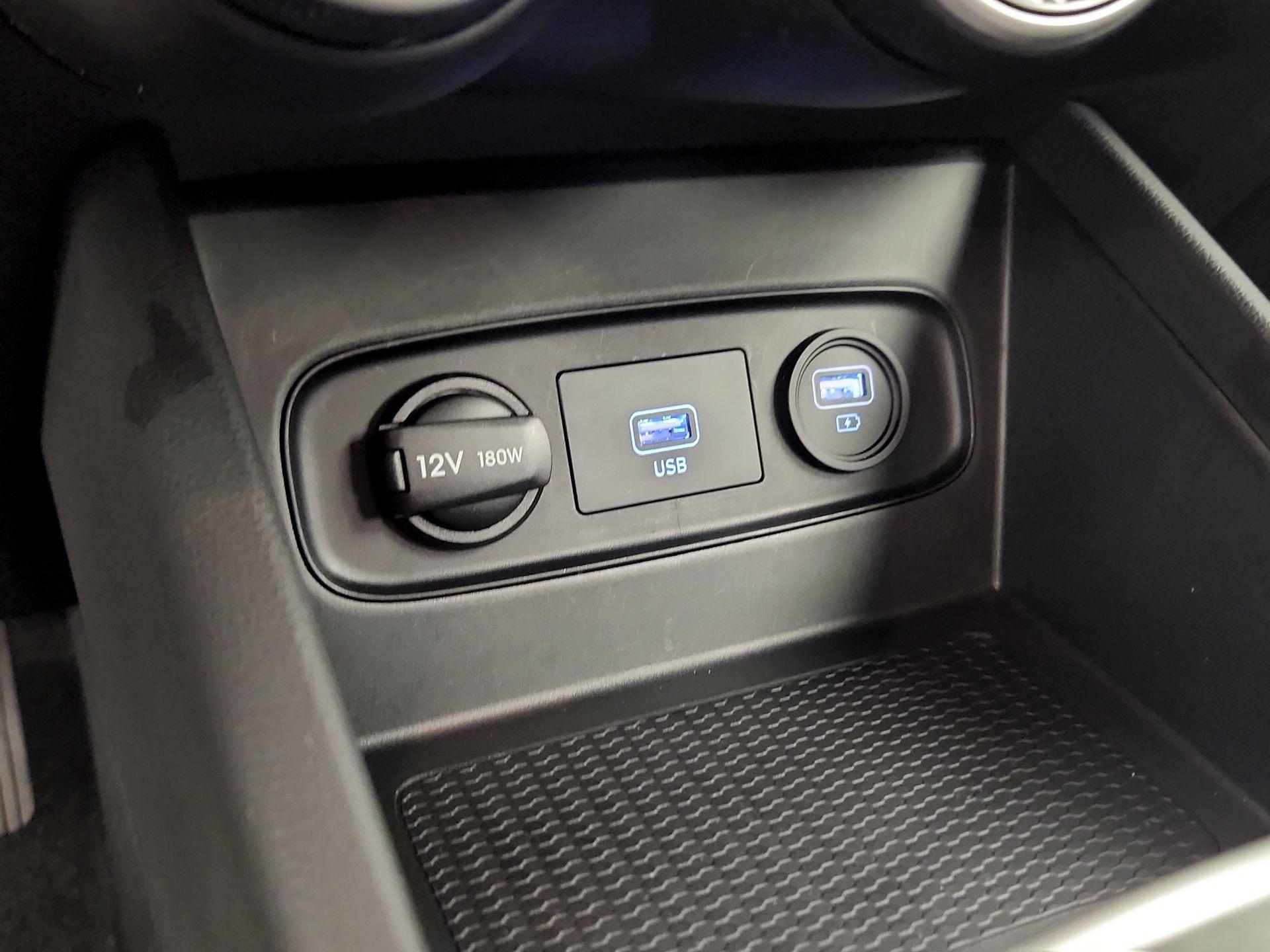 Thumbnail: 2021 Hyundai Venue - 18