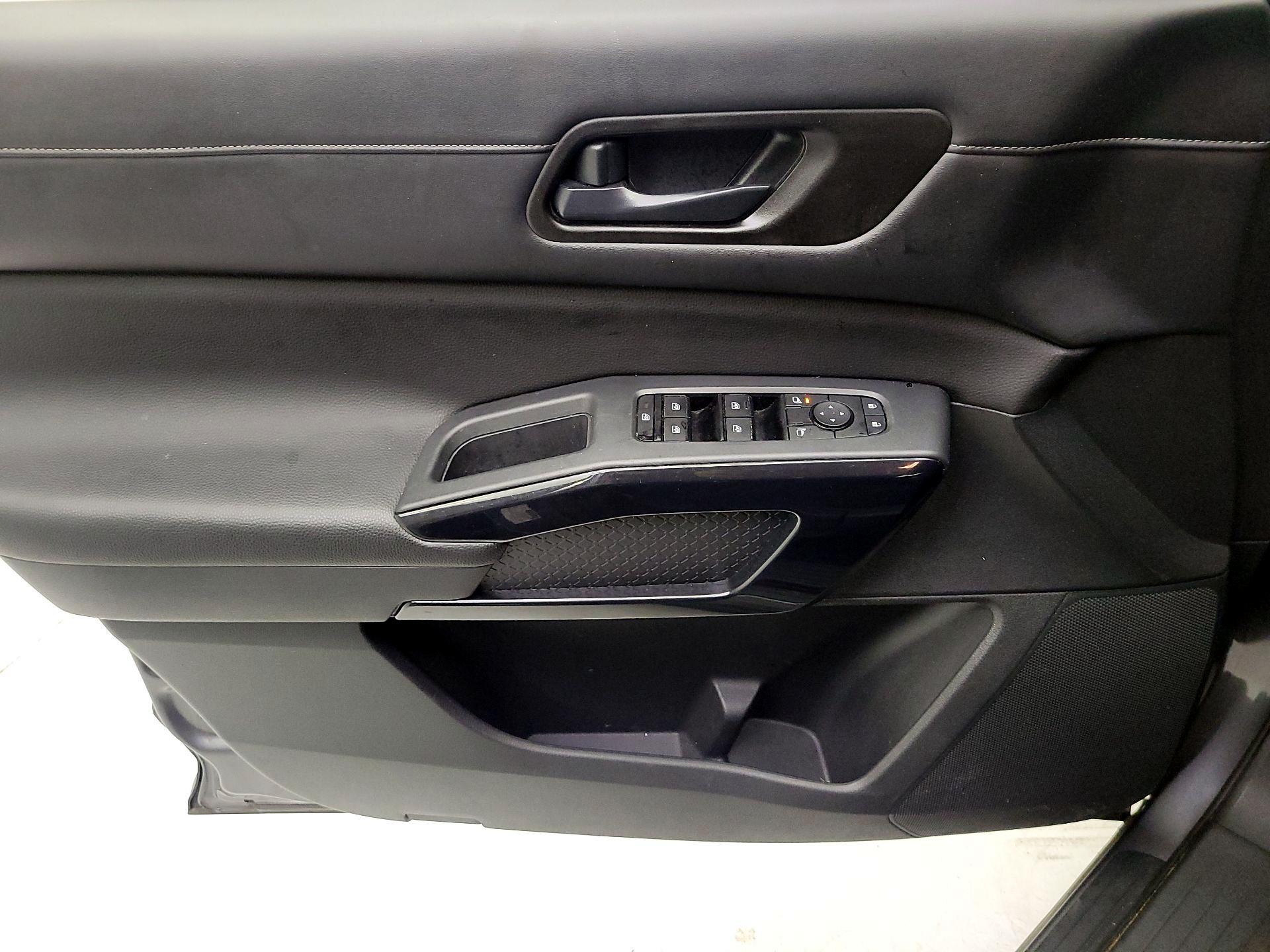 Thumbnail: 2023 Nissan Pathfinder - 10