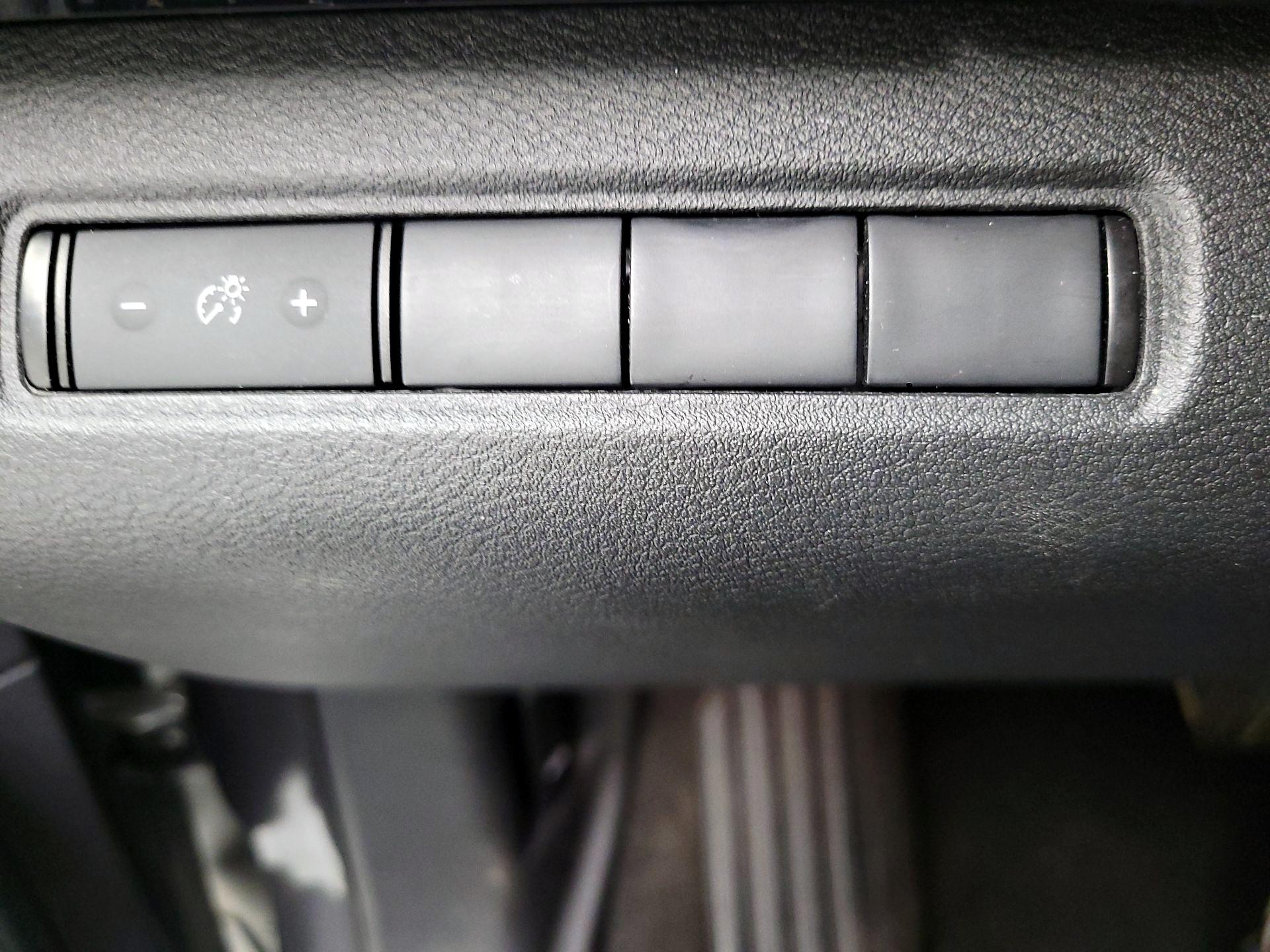 Thumbnail: 2023 Nissan Pathfinder - 11