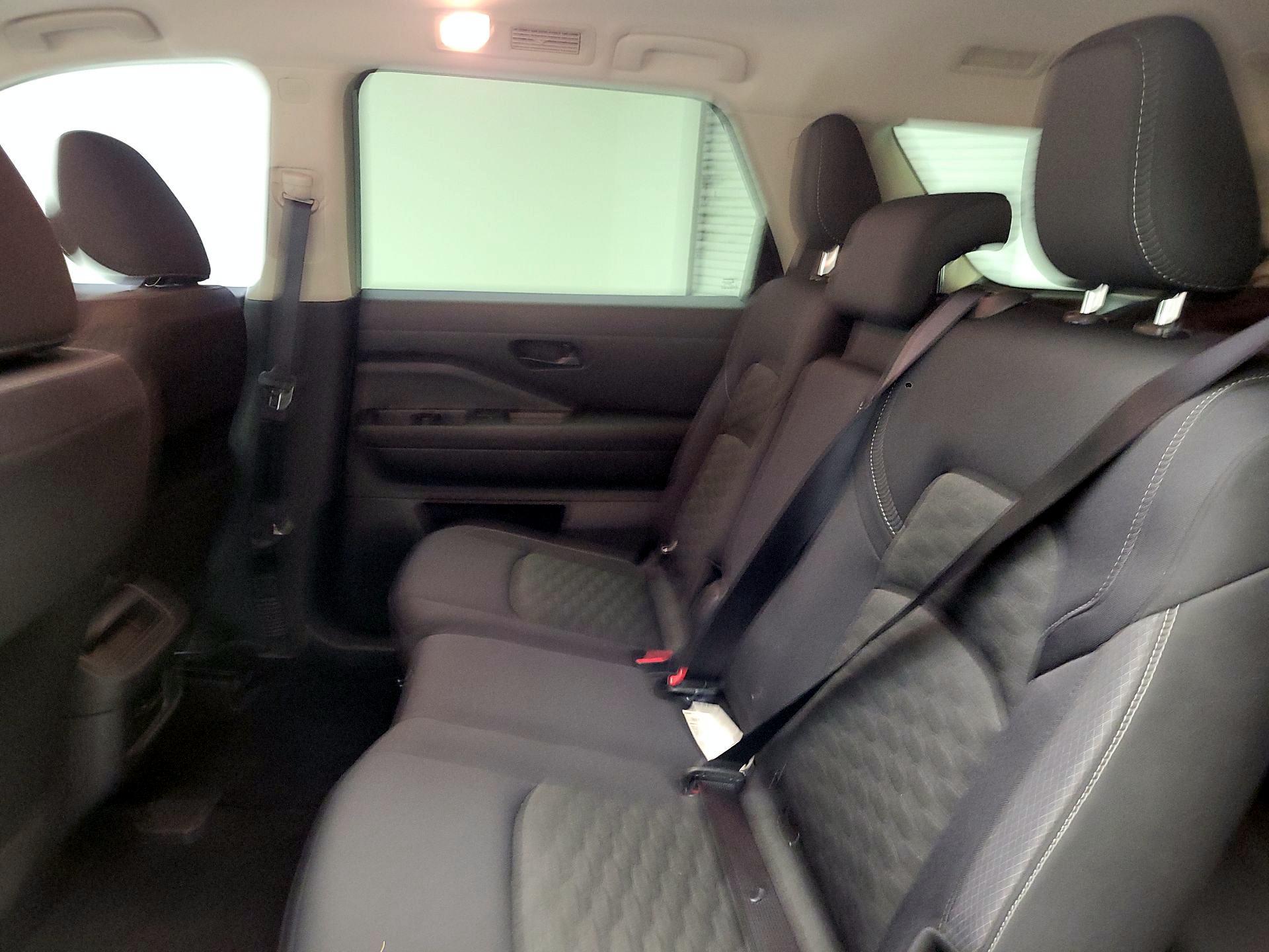 Thumbnail: 2023 Nissan Pathfinder - 17