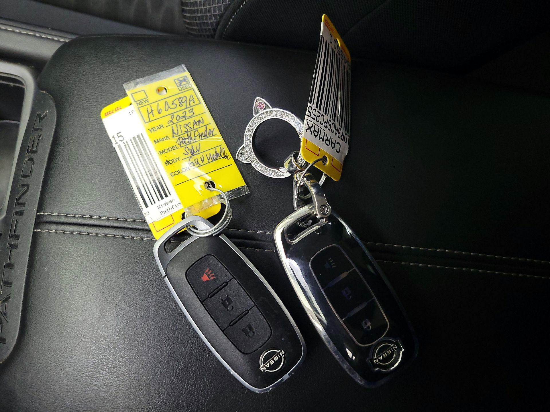 Thumbnail: 2023 Nissan Pathfinder - 20