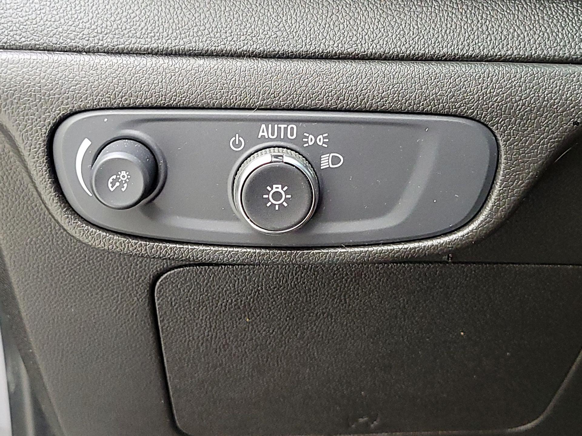 Thumbnail: 2022 Chevrolet Bolt EV - 13