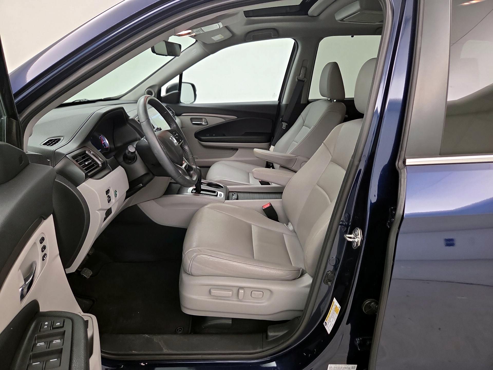 Thumbnail: 2019 Honda Pilot - 9