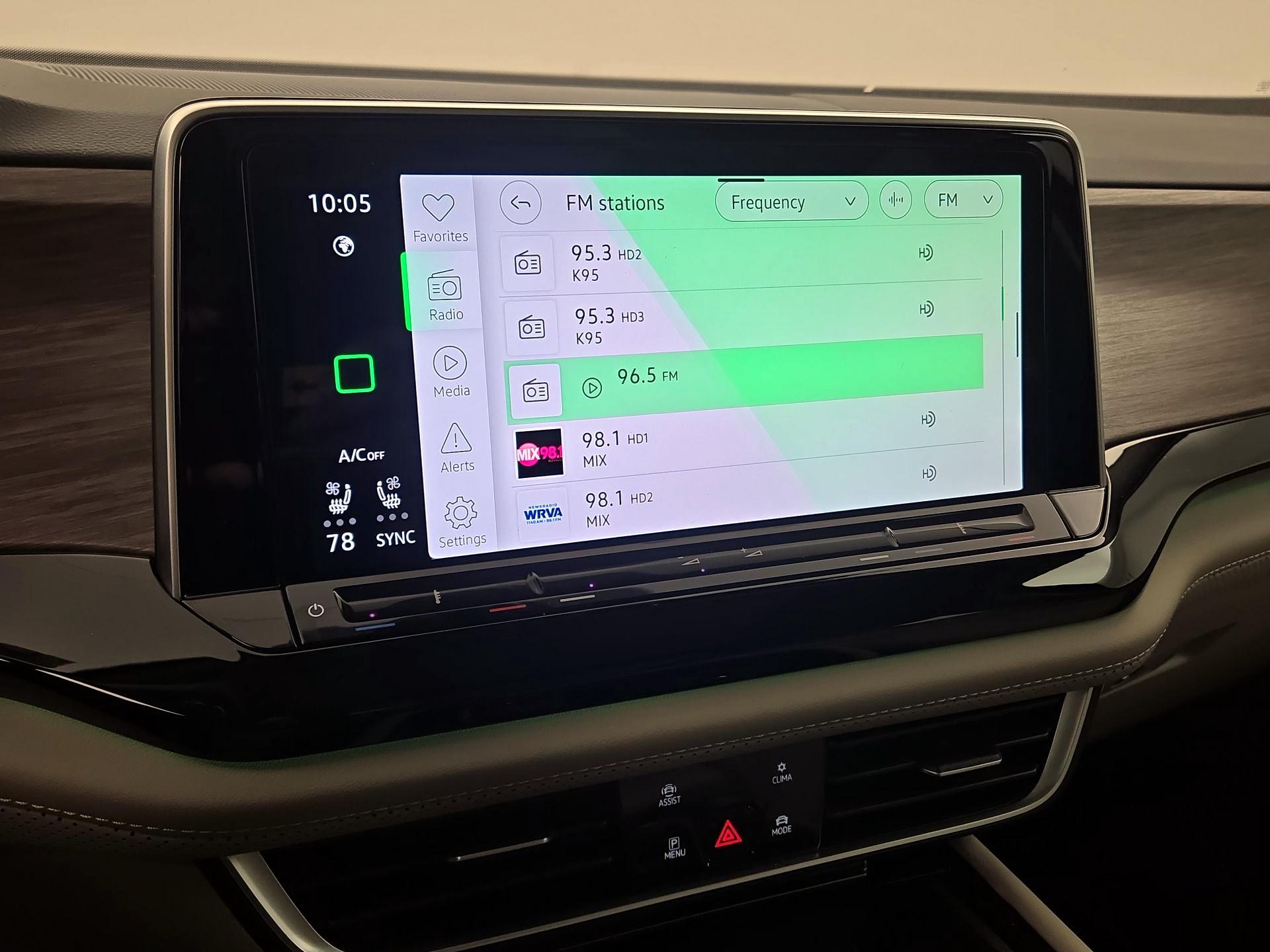 Thumbnail: 2025 Volkswagen Atlas - 16