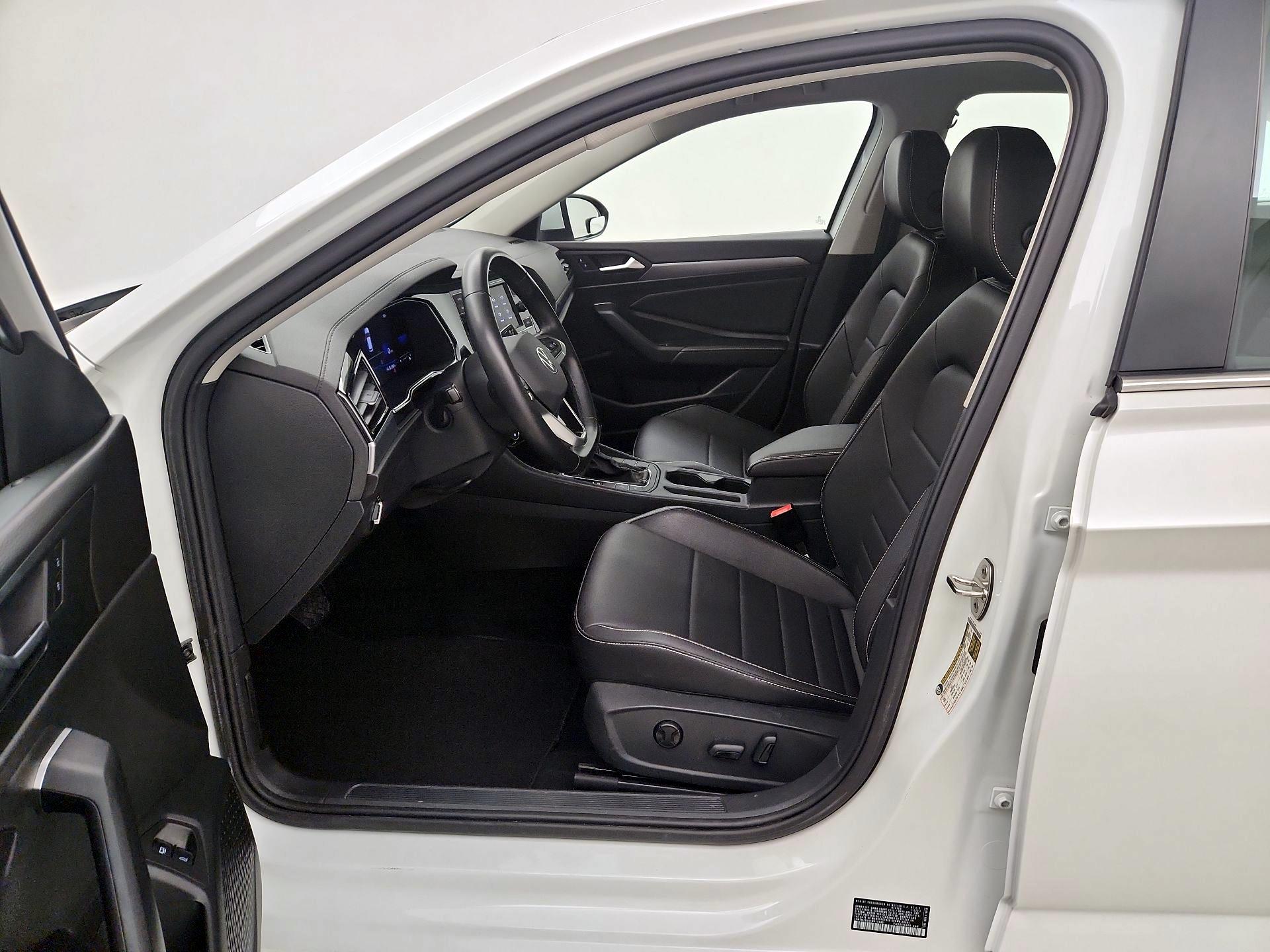 Thumbnail: 2023 Volkswagen Jetta - 11