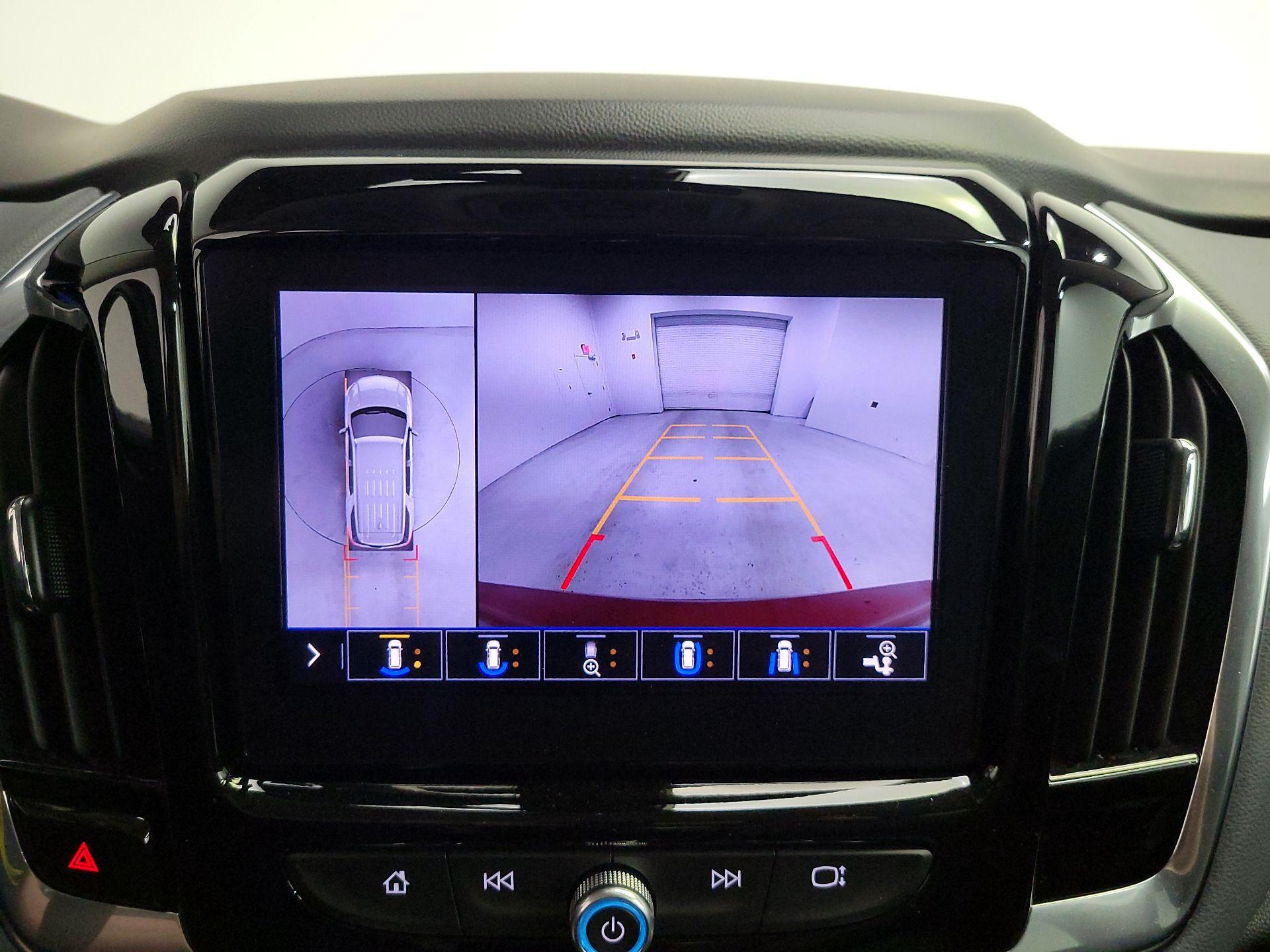 Thumbnail: 2020 Chevrolet Traverse - 15