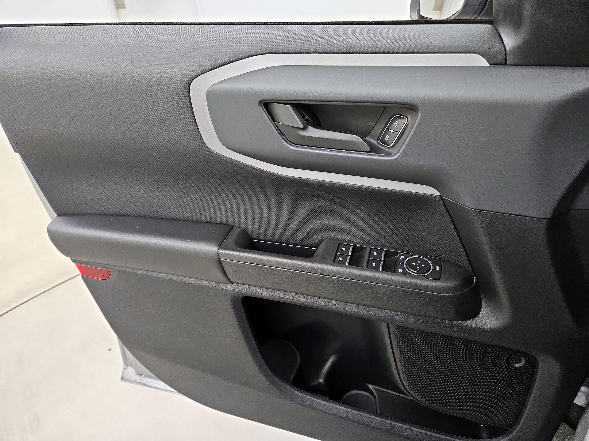 Thumbnail: 2022 Ford Bronco Sport - 12