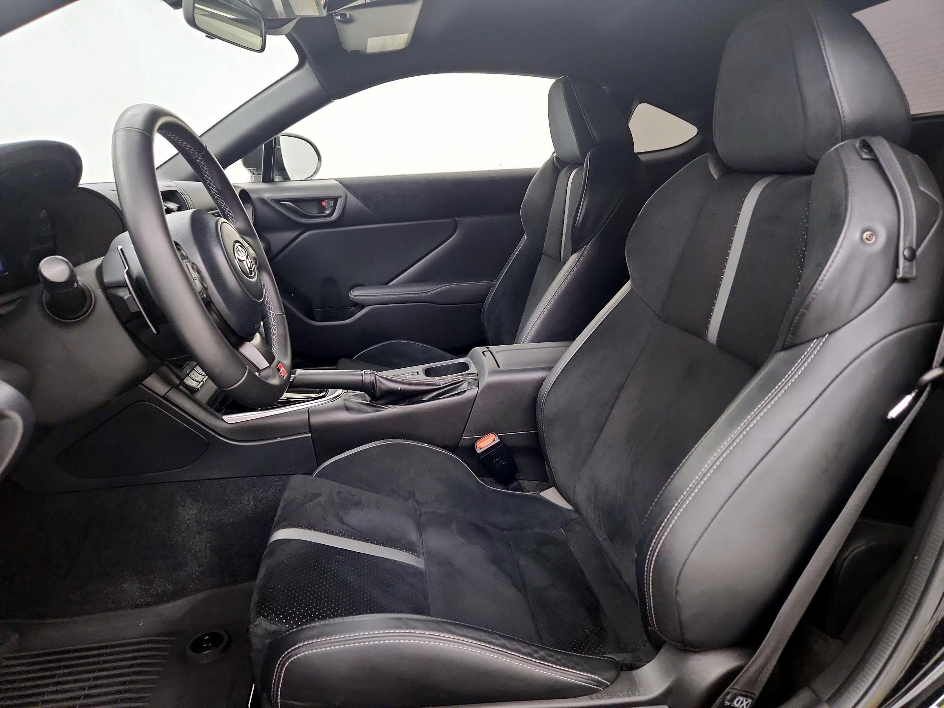 Thumbnail: 2023 Toyota GR86 - 11