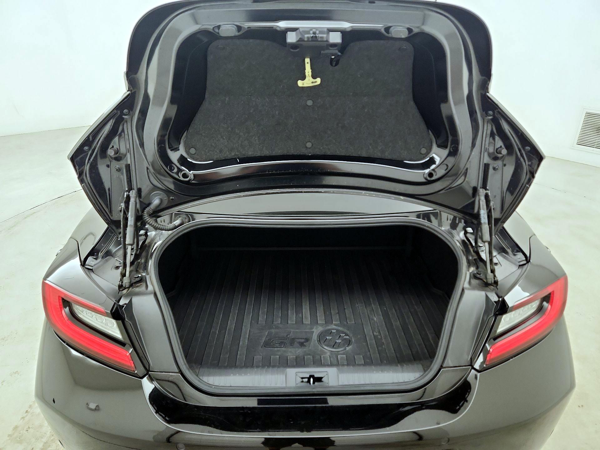 Thumbnail: 2023 Toyota GR86 - 19