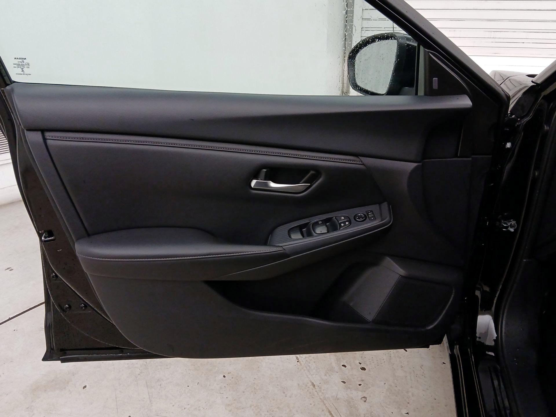 Thumbnail: 2023 Nissan Sentra - 12