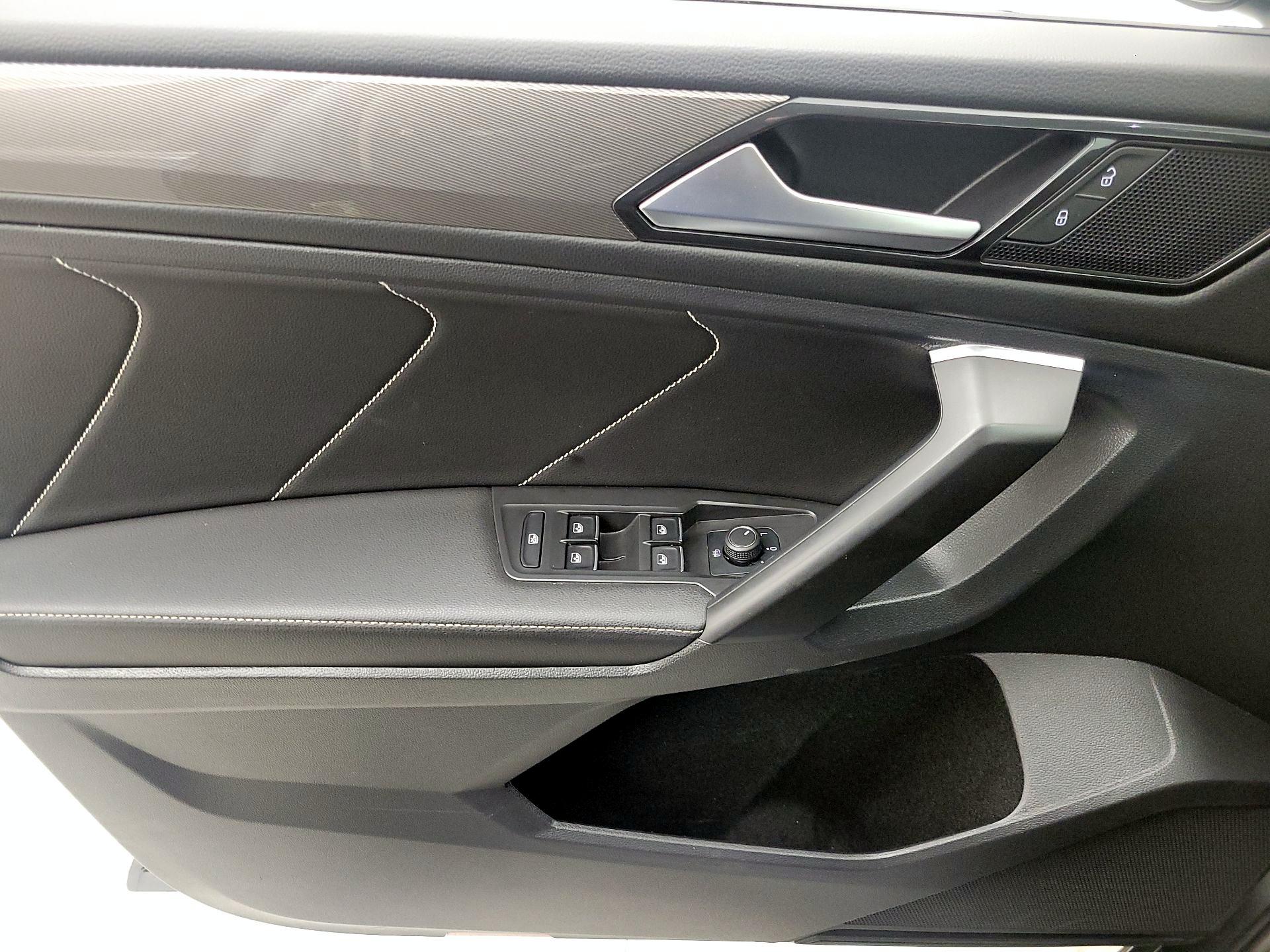 Thumbnail: 2022 Volkswagen Tiguan - 12