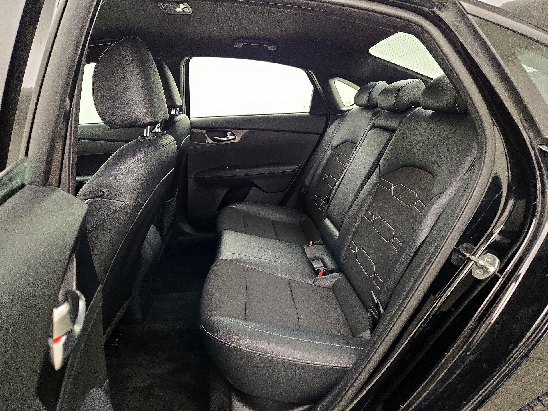 Thumbnail: 2023 Kia Forte - 20