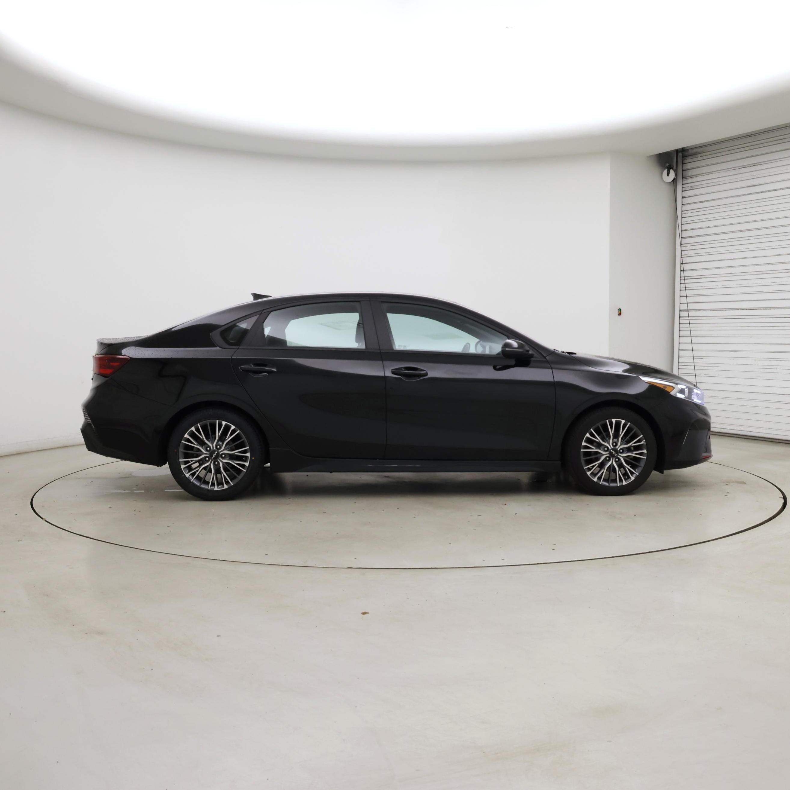 Thumbnail: 2023 Kia Forte - 7