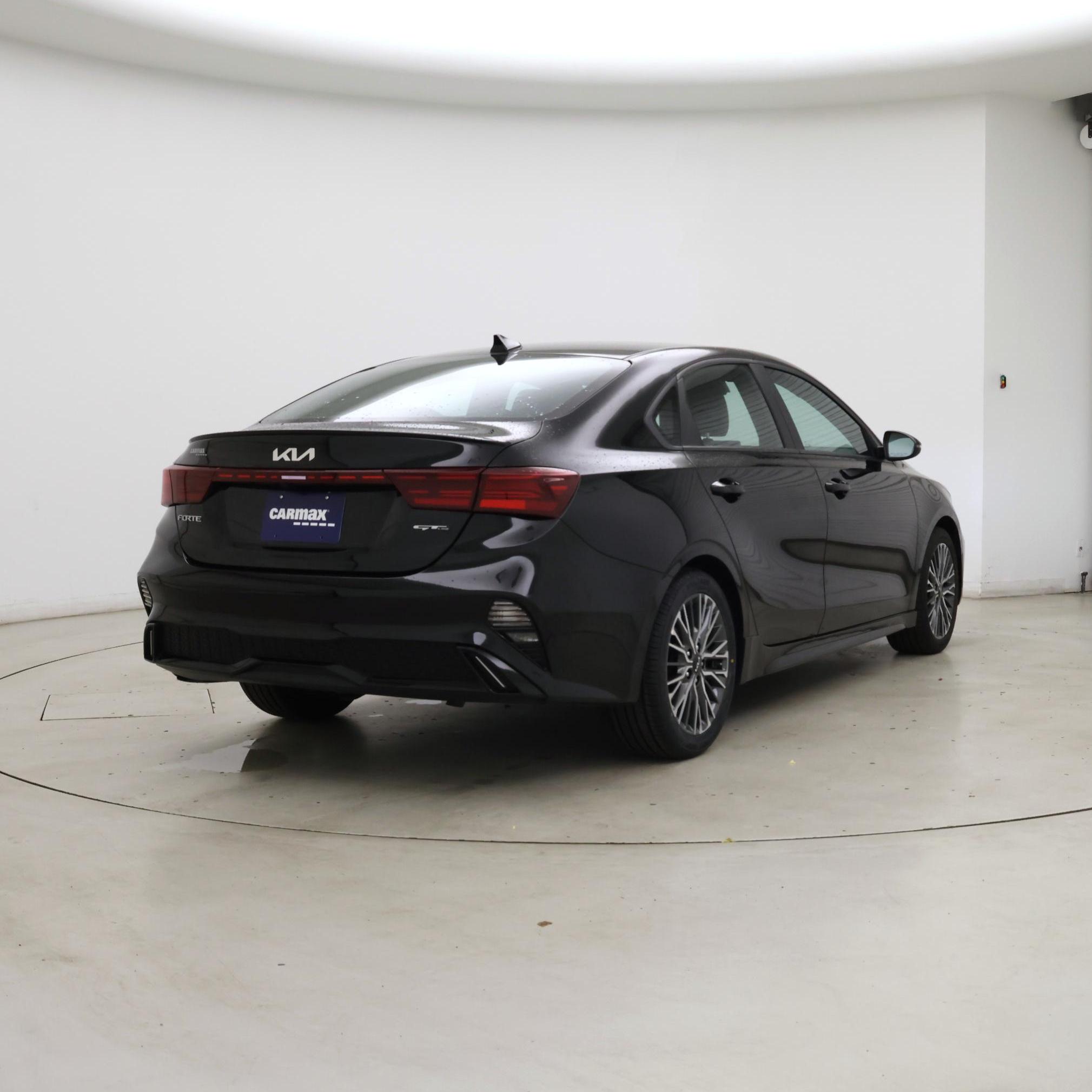 Thumbnail: 2023 Kia Forte - 8